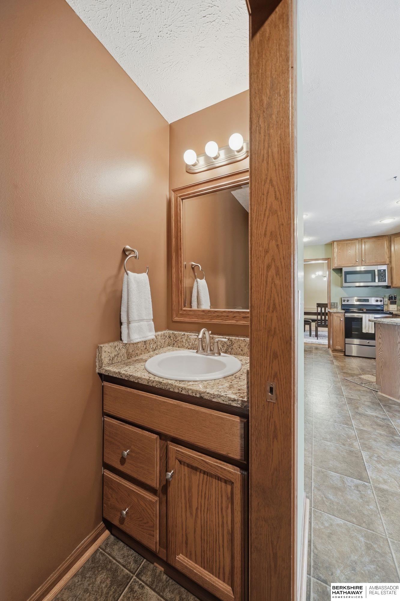 2820 Crown Pointe Circle, Lincoln, NE, 68506