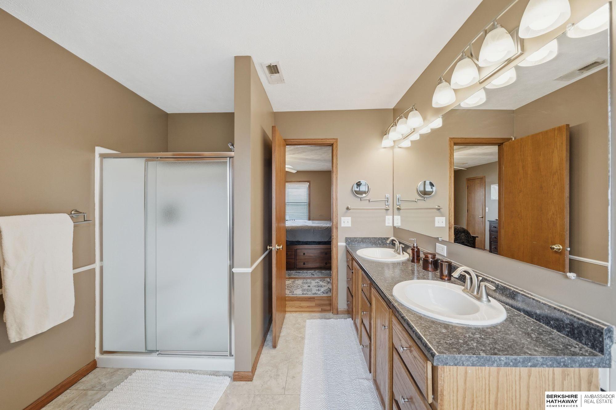 2820 Crown Pointe Circle, Lincoln, NE, 68506