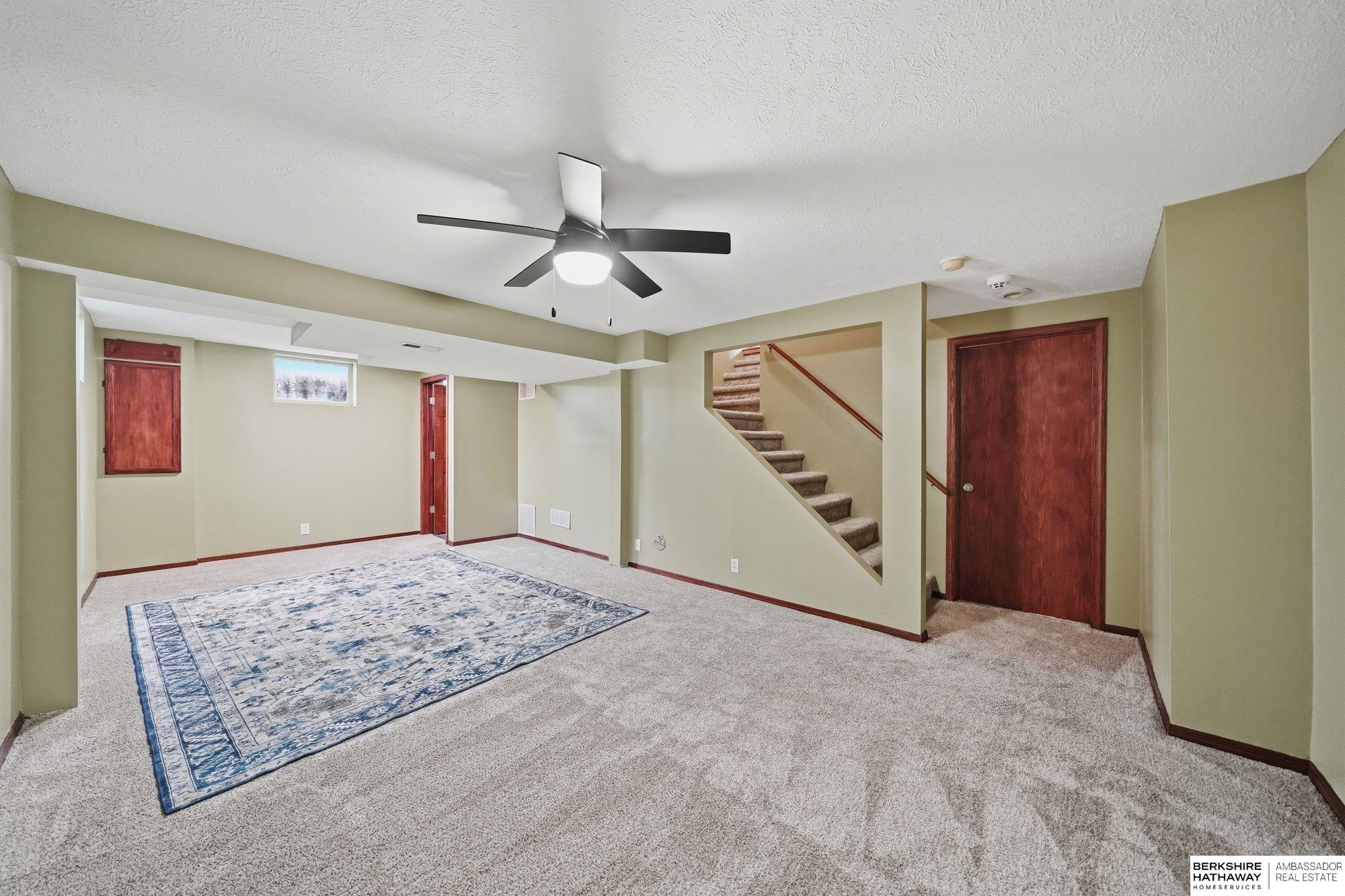 2820 Crown Pointe Circle, Lincoln, NE, 68506