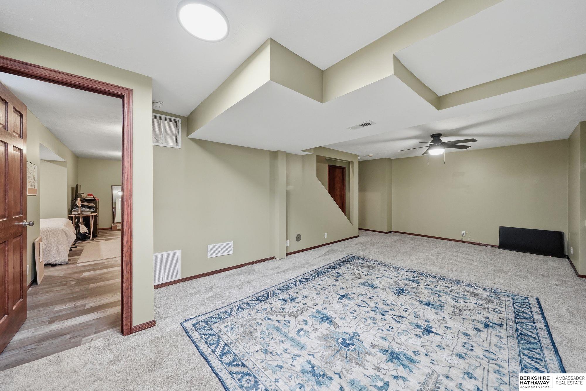 2820 Crown Pointe Circle, Lincoln, NE, 68506