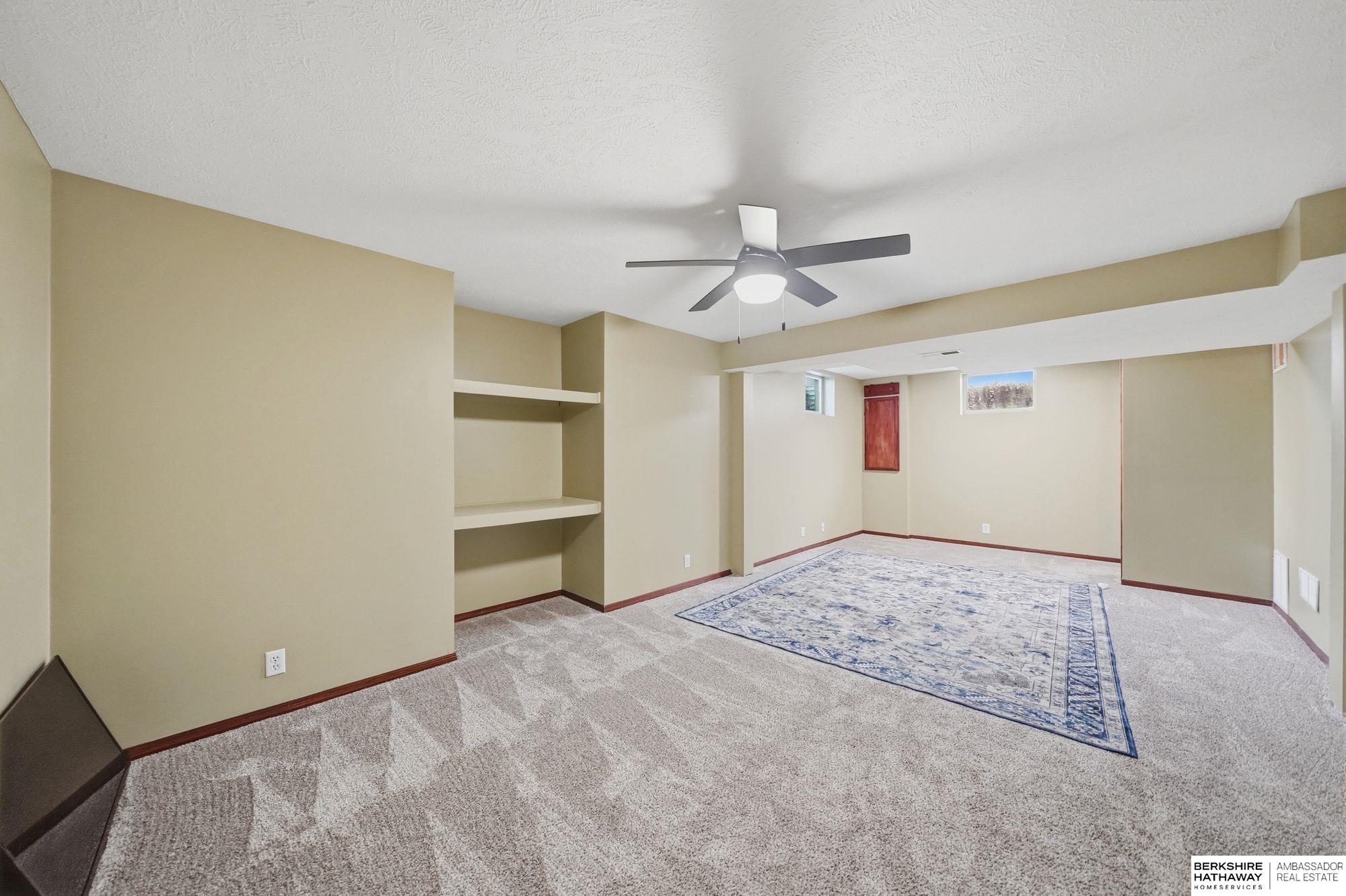 2820 Crown Pointe Circle, Lincoln, NE, 68506