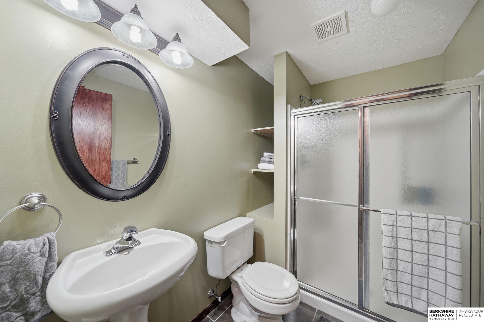 2820 Crown Pointe Circle, Lincoln, NE, 68506