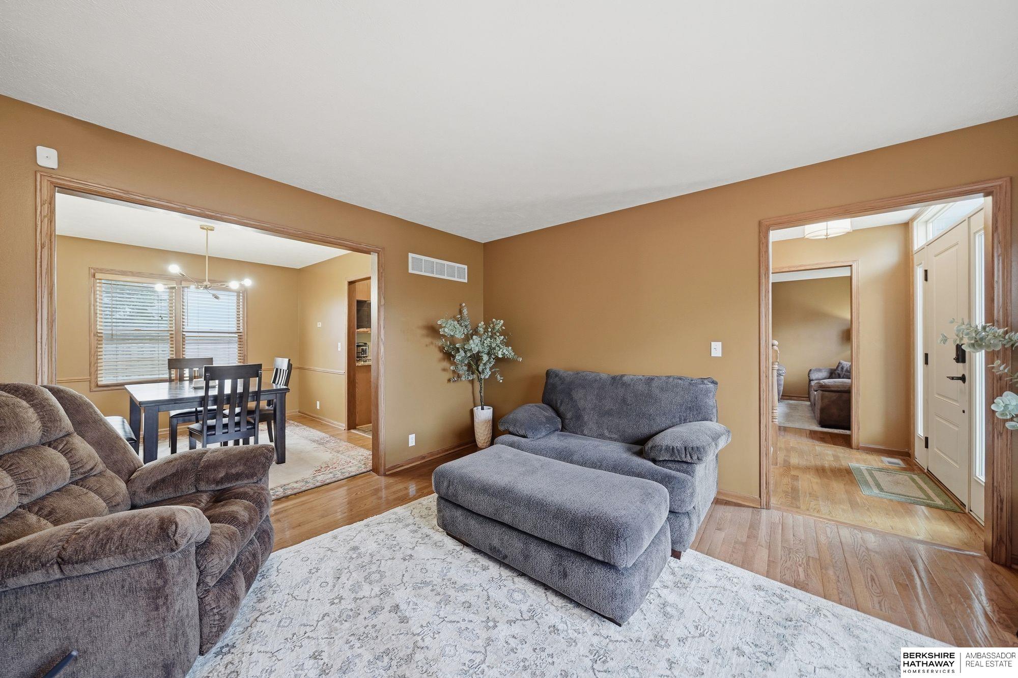 2820 Crown Pointe Circle, Lincoln, NE, 68506