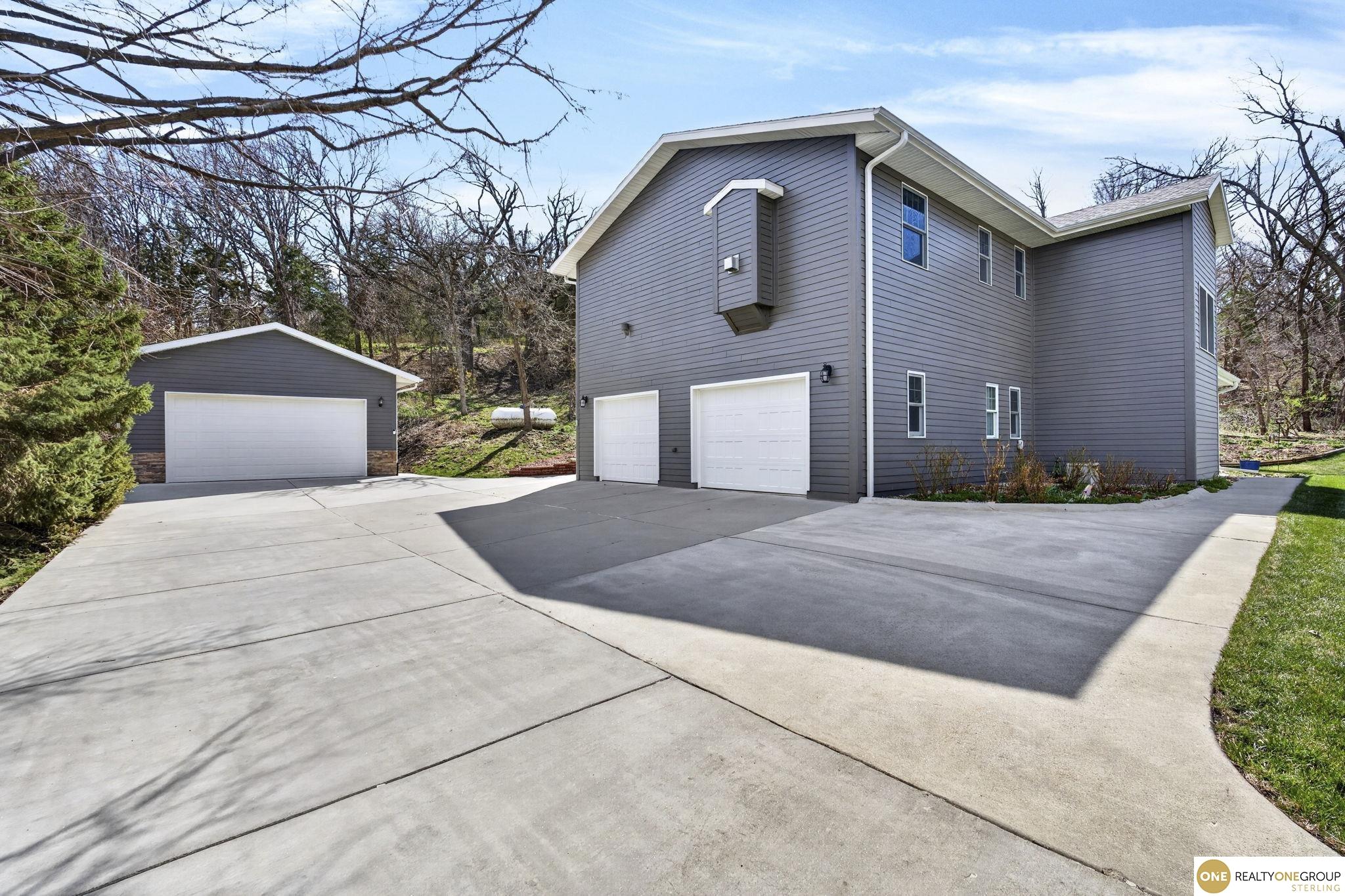 9678 Oak Valley Road, Blair, NE, 68008