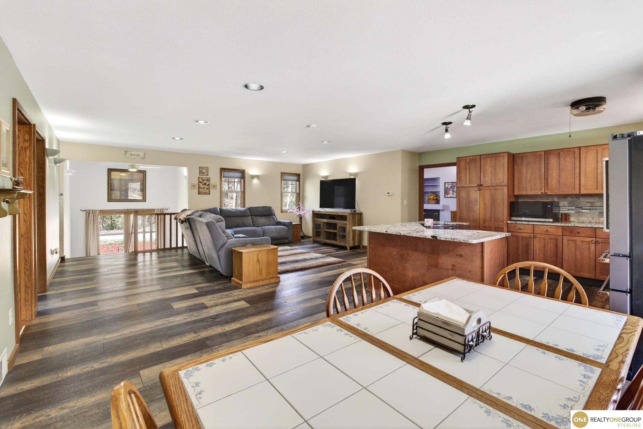 9678 Oak Valley Road, Blair, NE, 68008