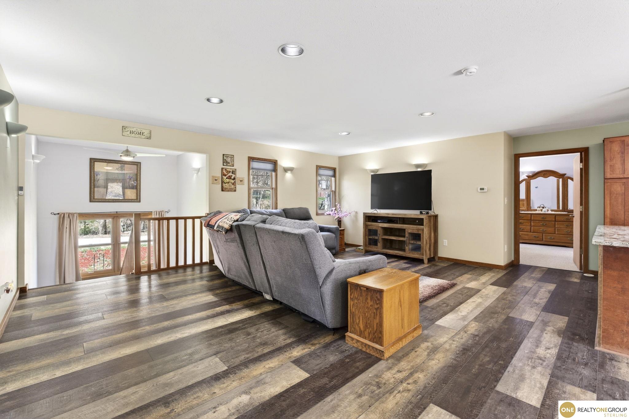 9678 Oak Valley Road, Blair, NE, 68008