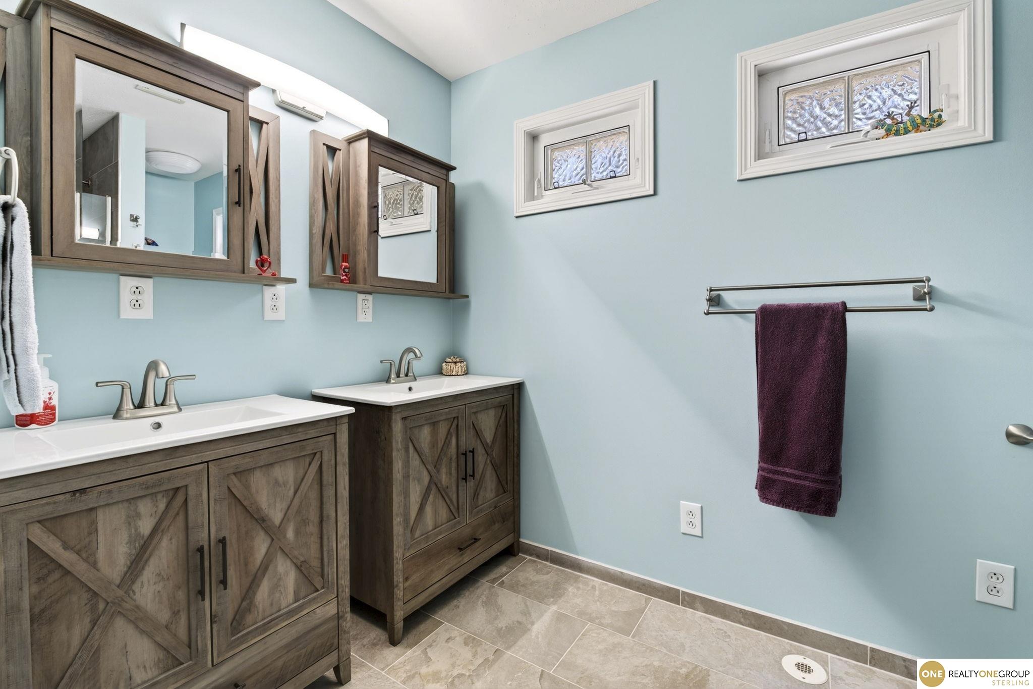 9678 Oak Valley Road, Blair, NE, 68008