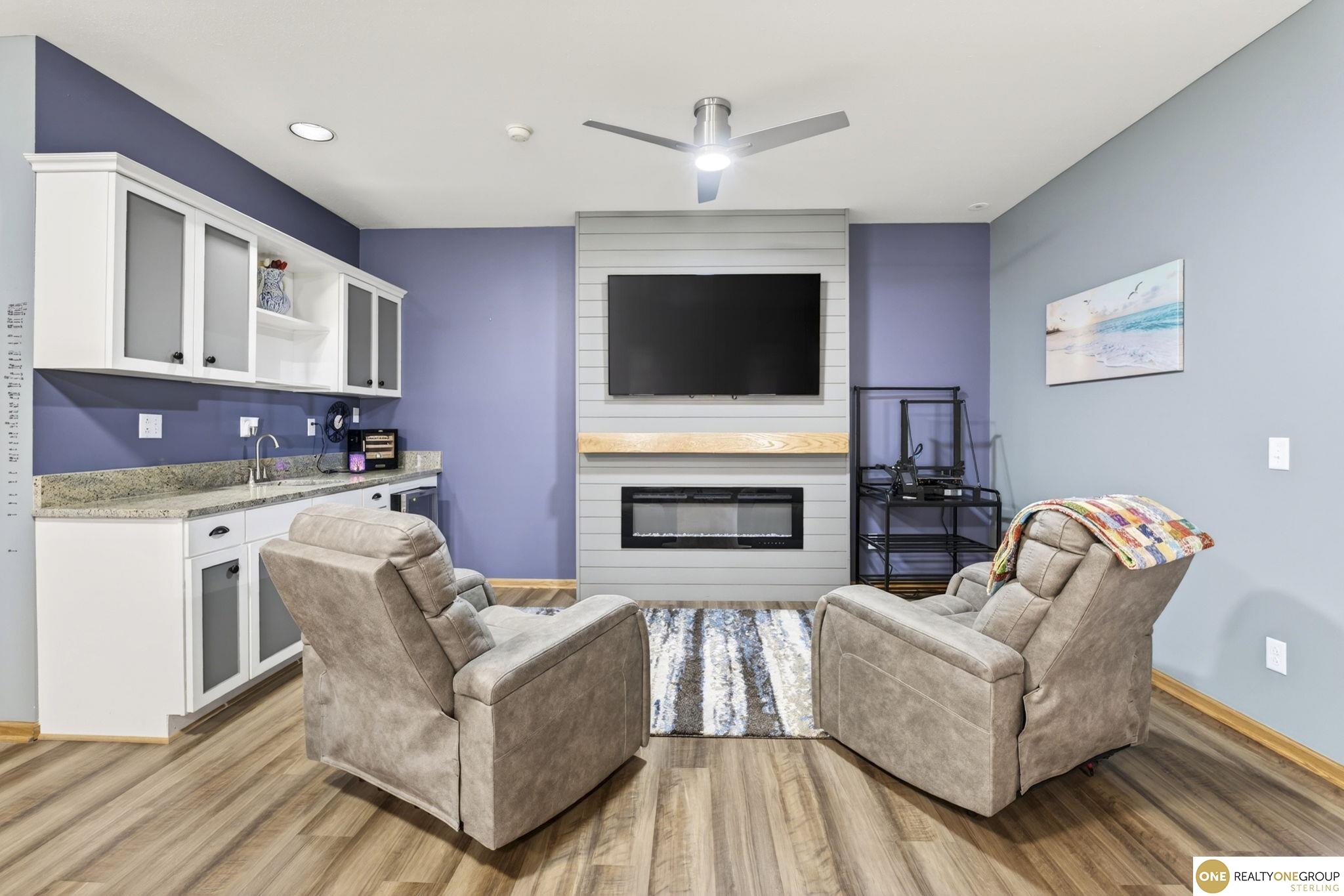 9678 Oak Valley Road, Blair, NE, 68008