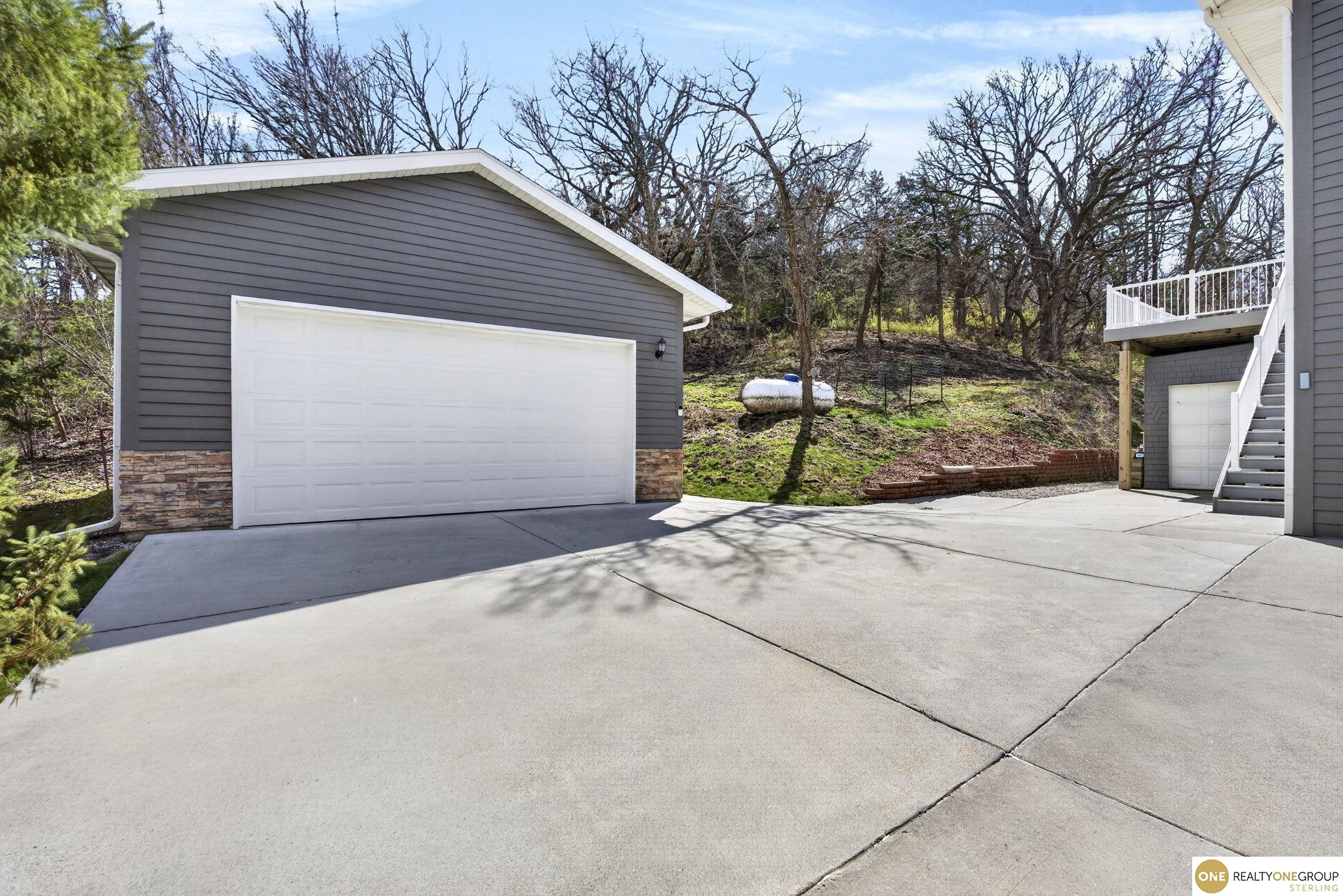 9678 Oak Valley Road, Blair, NE, 68008