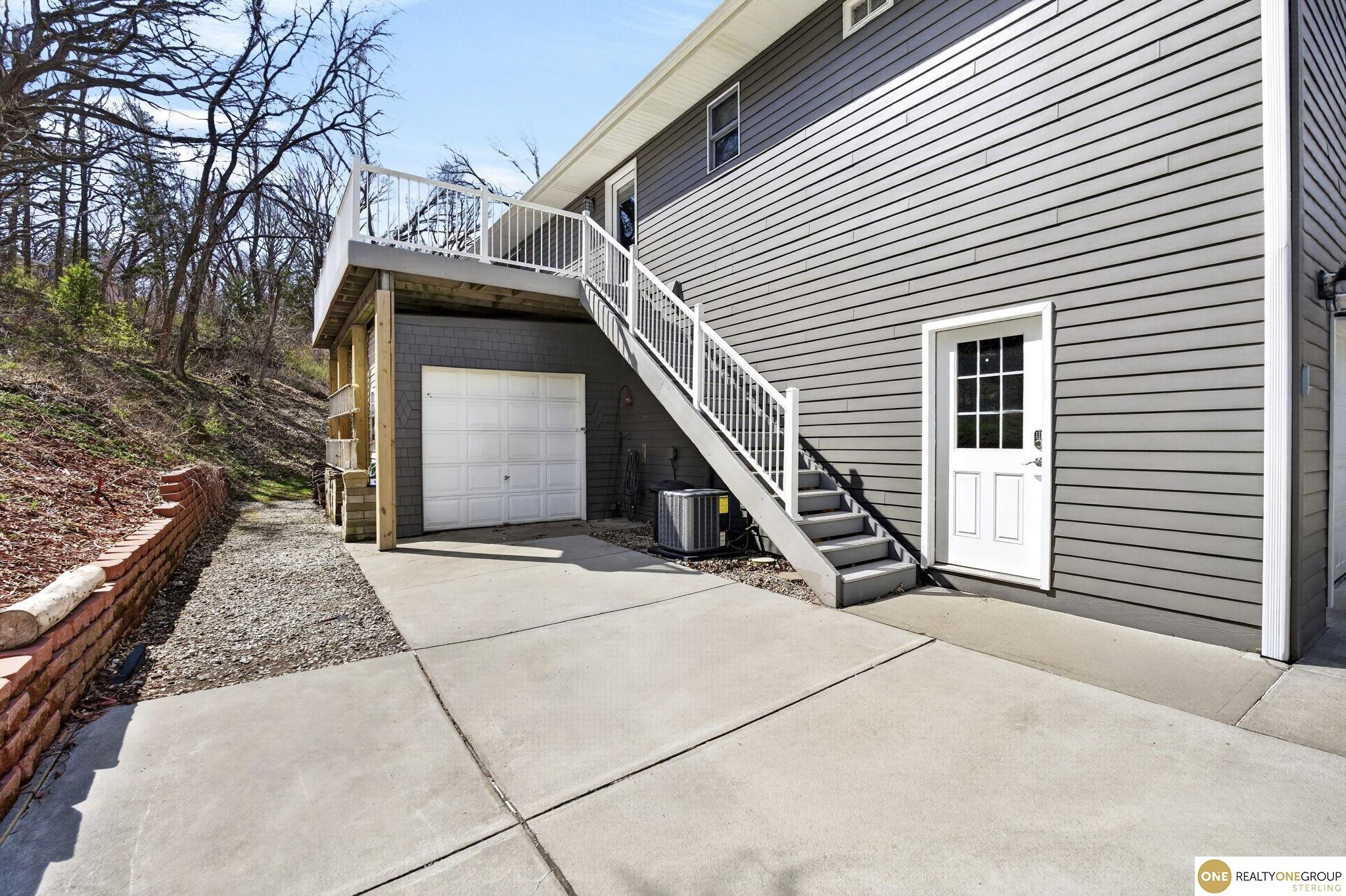 9678 Oak Valley Road, Blair, NE, 68008