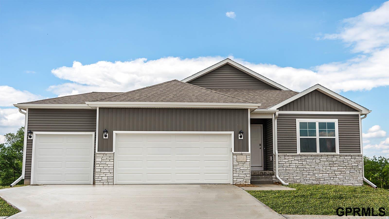 5548 N 186th Avenue, Elkhorn, Nebraska image 1