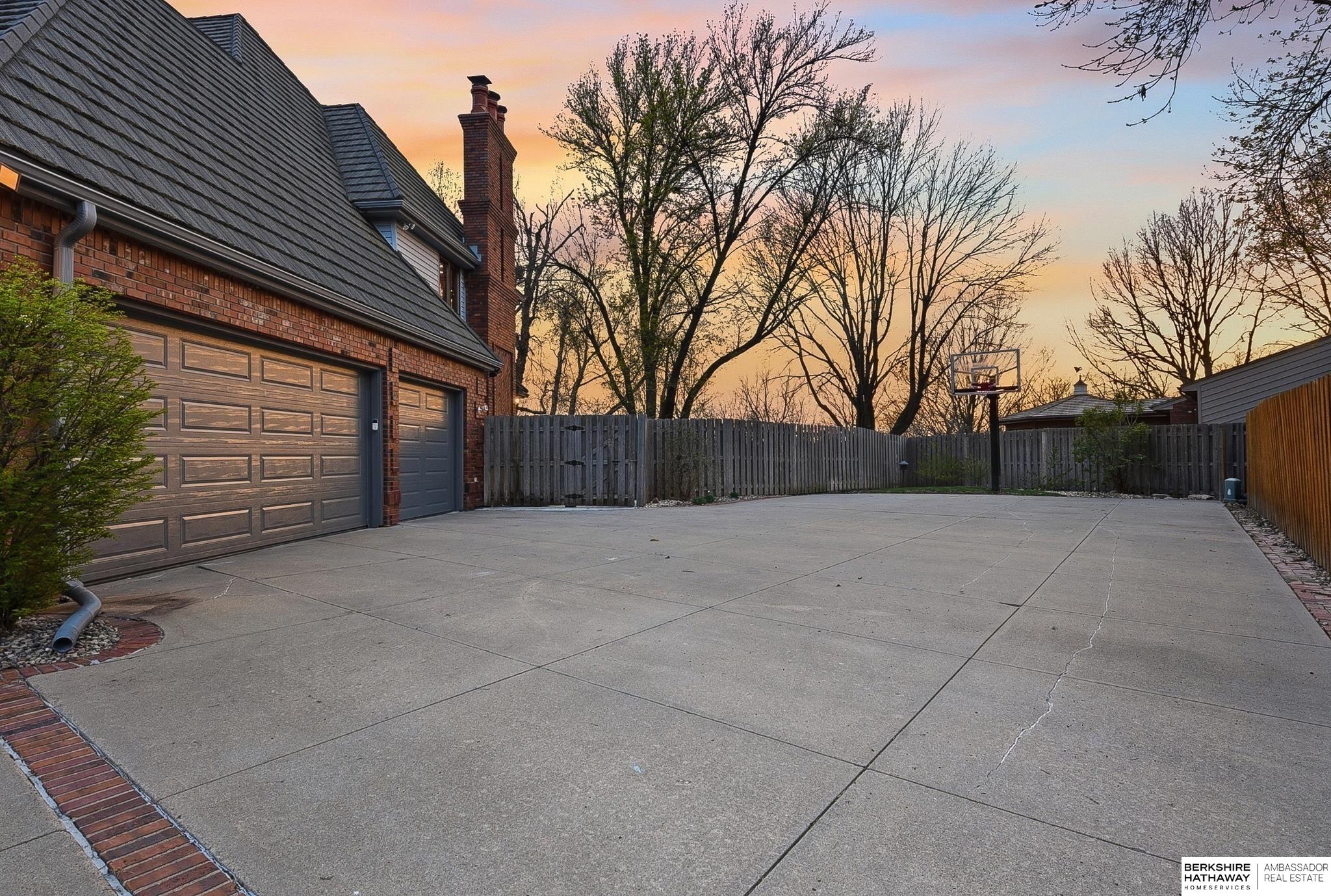 16577 Nina Circle, Omaha, NE, 68130