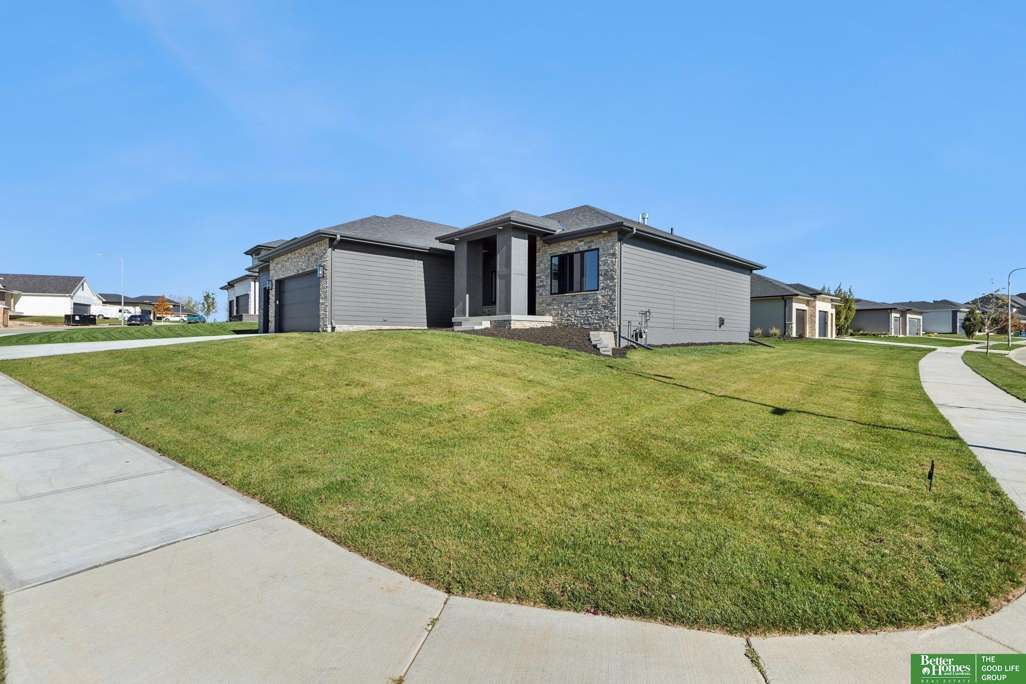 3321 S 212th Street, Elkhorn, NE, 68022