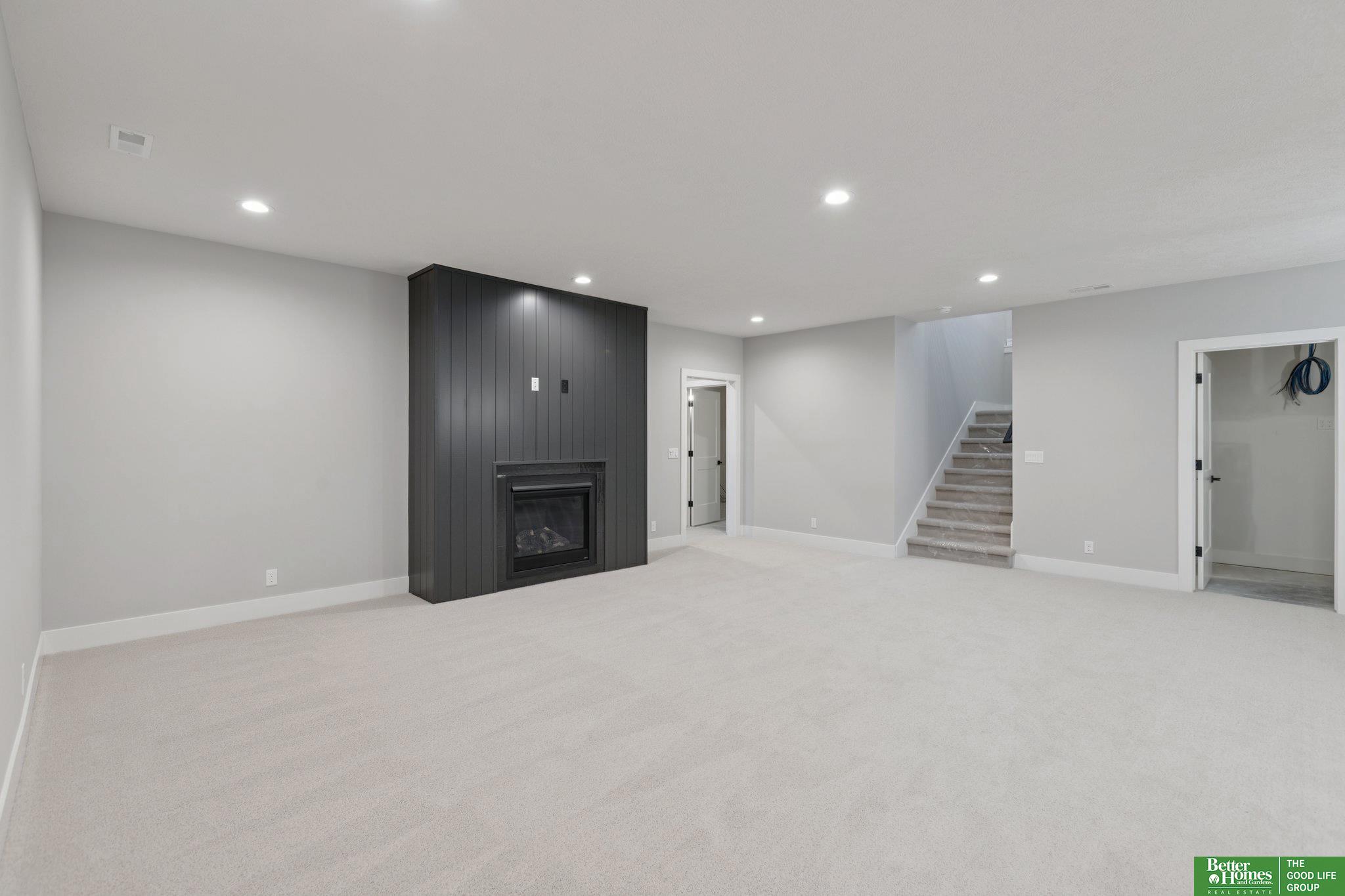 3321 S 212th Street, Elkhorn, NE, 68022