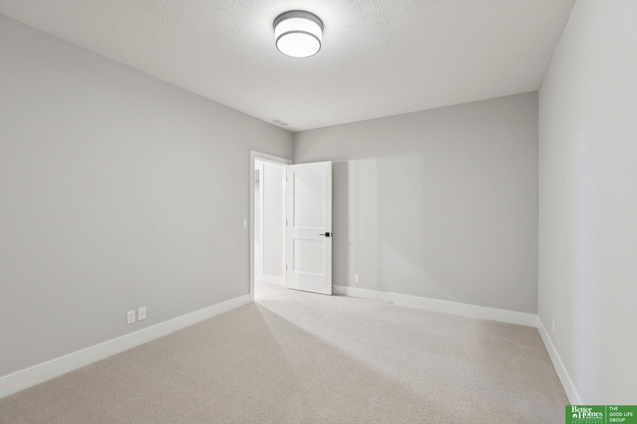 3321 S 212th Street, Elkhorn, NE, 68022