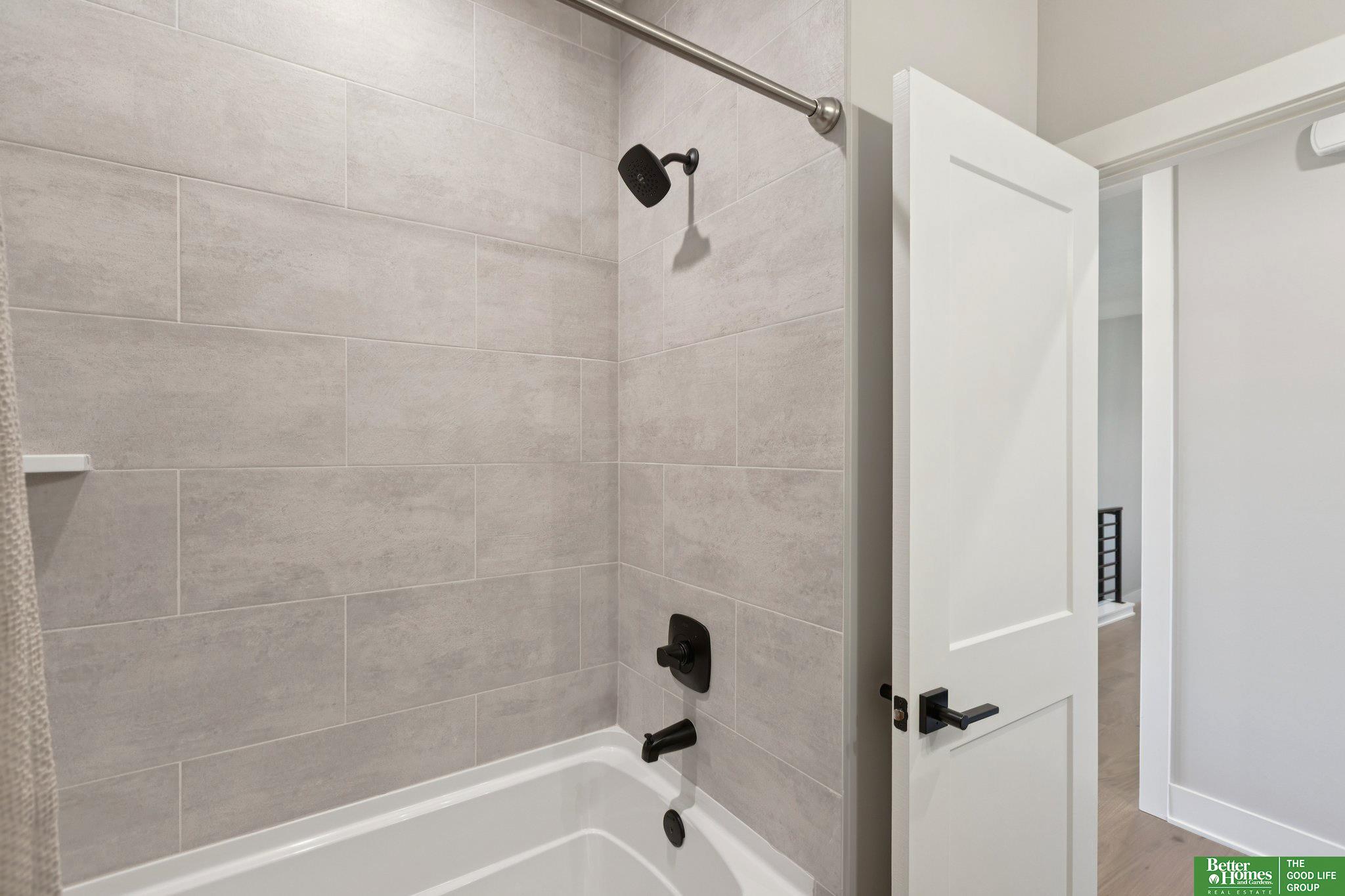 3321 S 212th Street, Elkhorn, NE, 68022