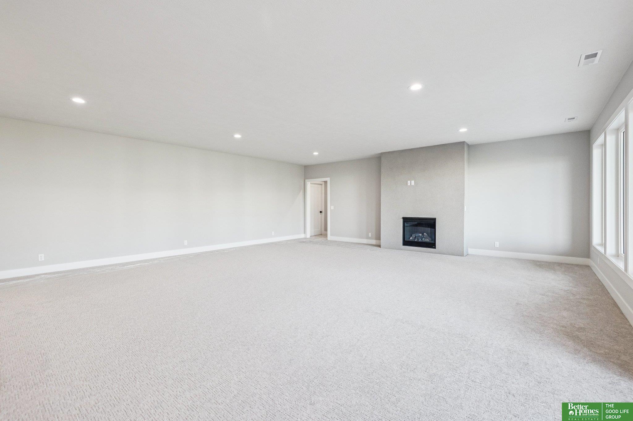 3306 212th Street, Elkhorn, NE, 68022