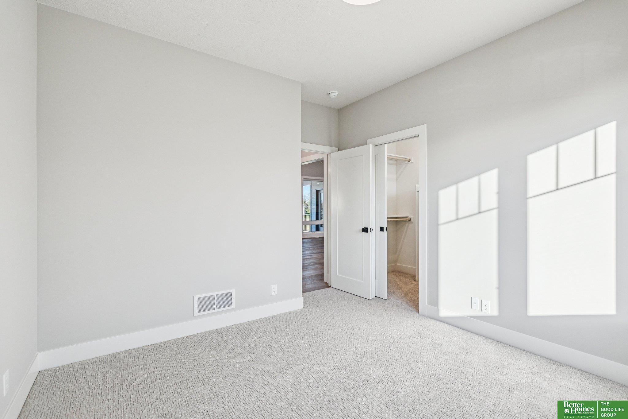 3306 212th Street, Elkhorn, NE, 68022