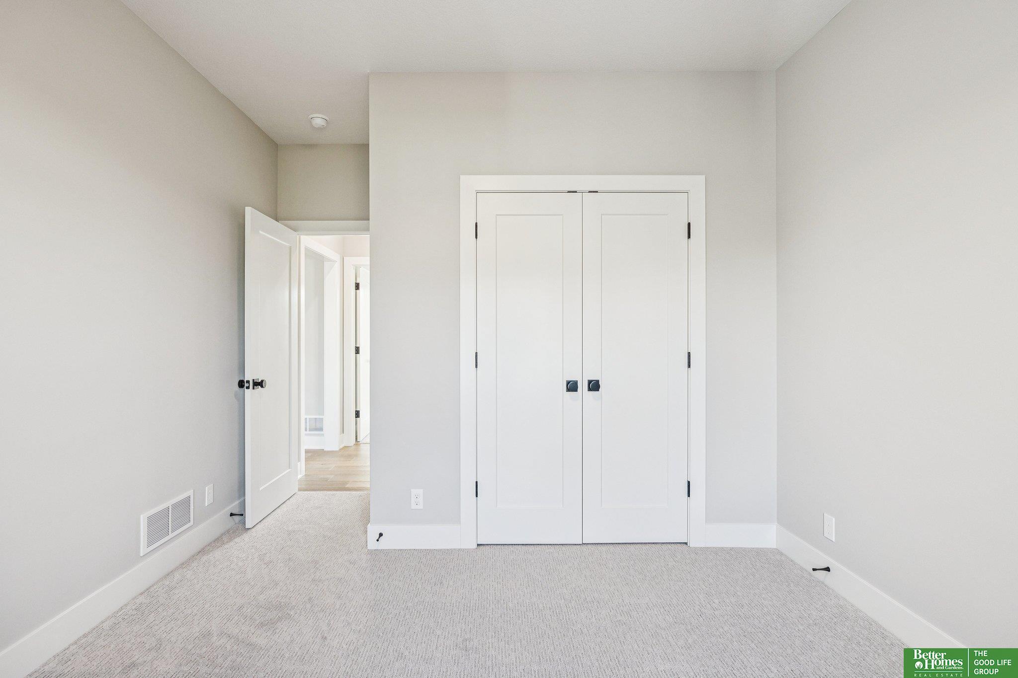 3306 212th Street, Elkhorn, NE, 68022