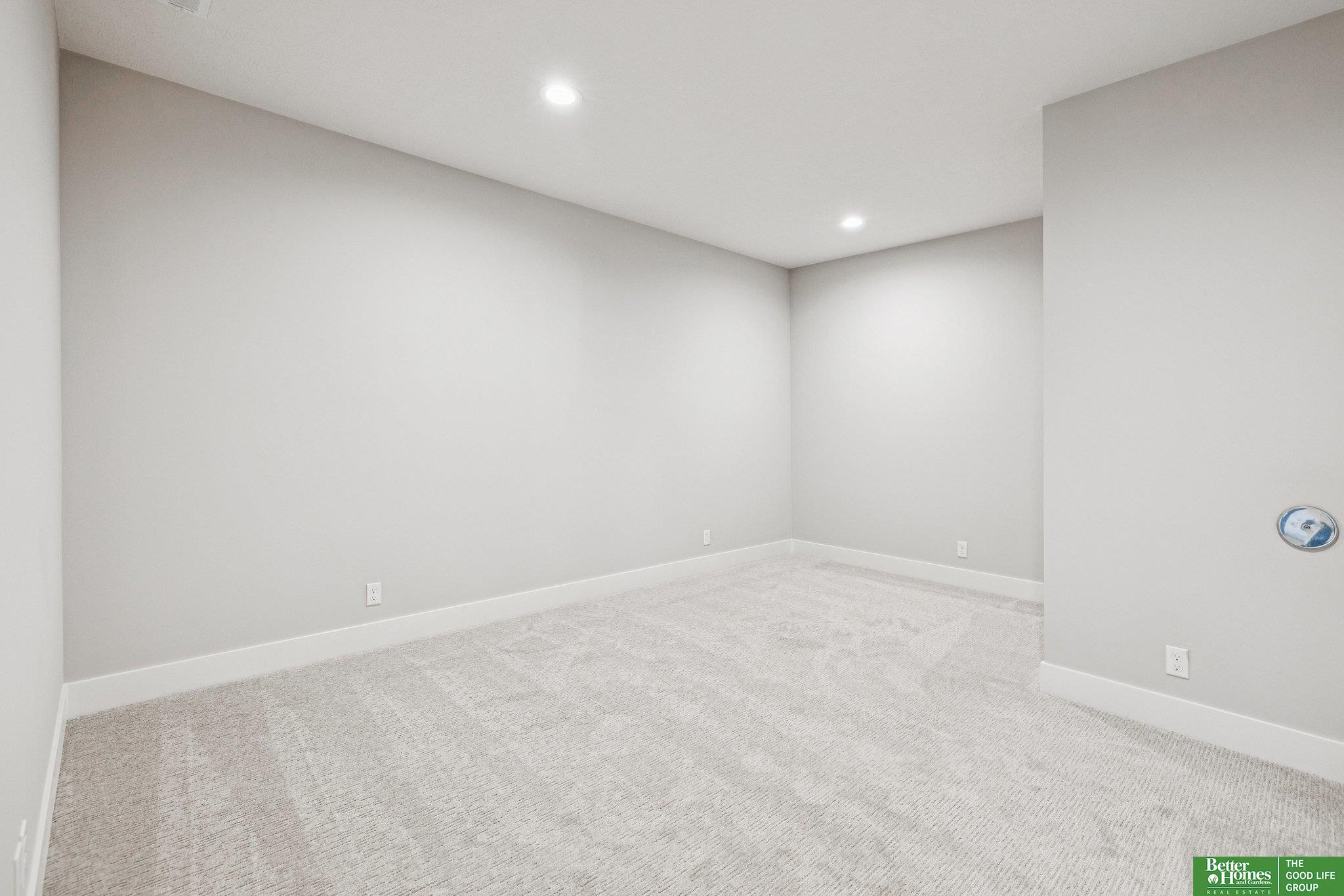 3306 212th Street, Elkhorn, NE, 68022