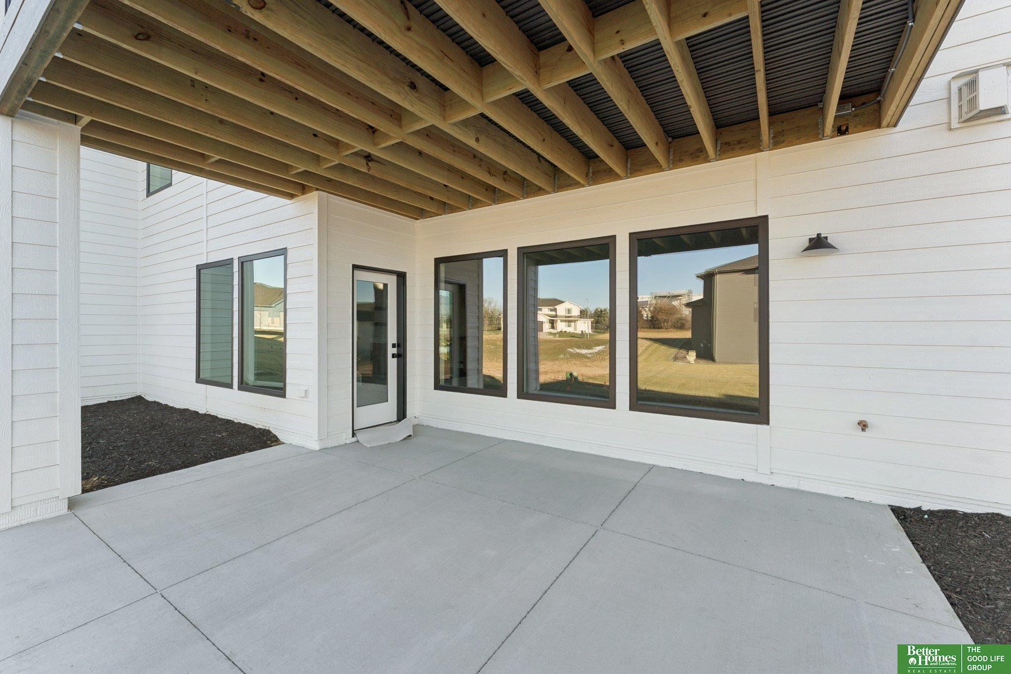 3306 212th Street, Elkhorn, NE, 68022