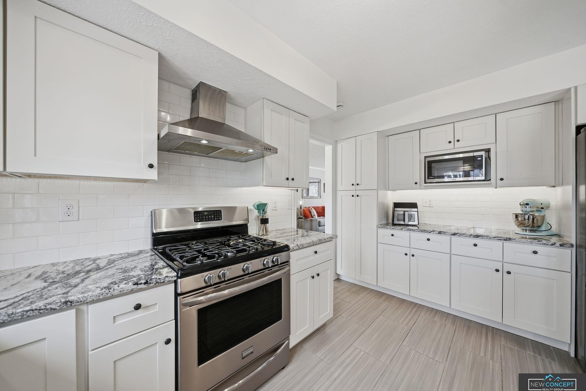 6600 Crooked Creek Drive, Lincoln, NE, 68516