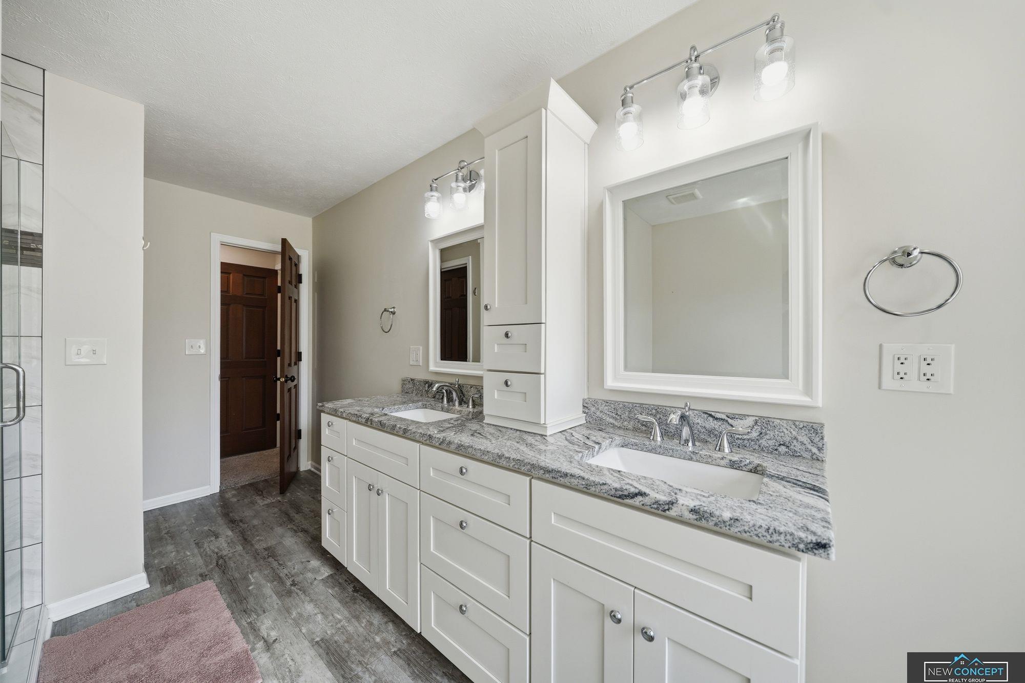 6600 Crooked Creek Drive, Lincoln, NE, 68516