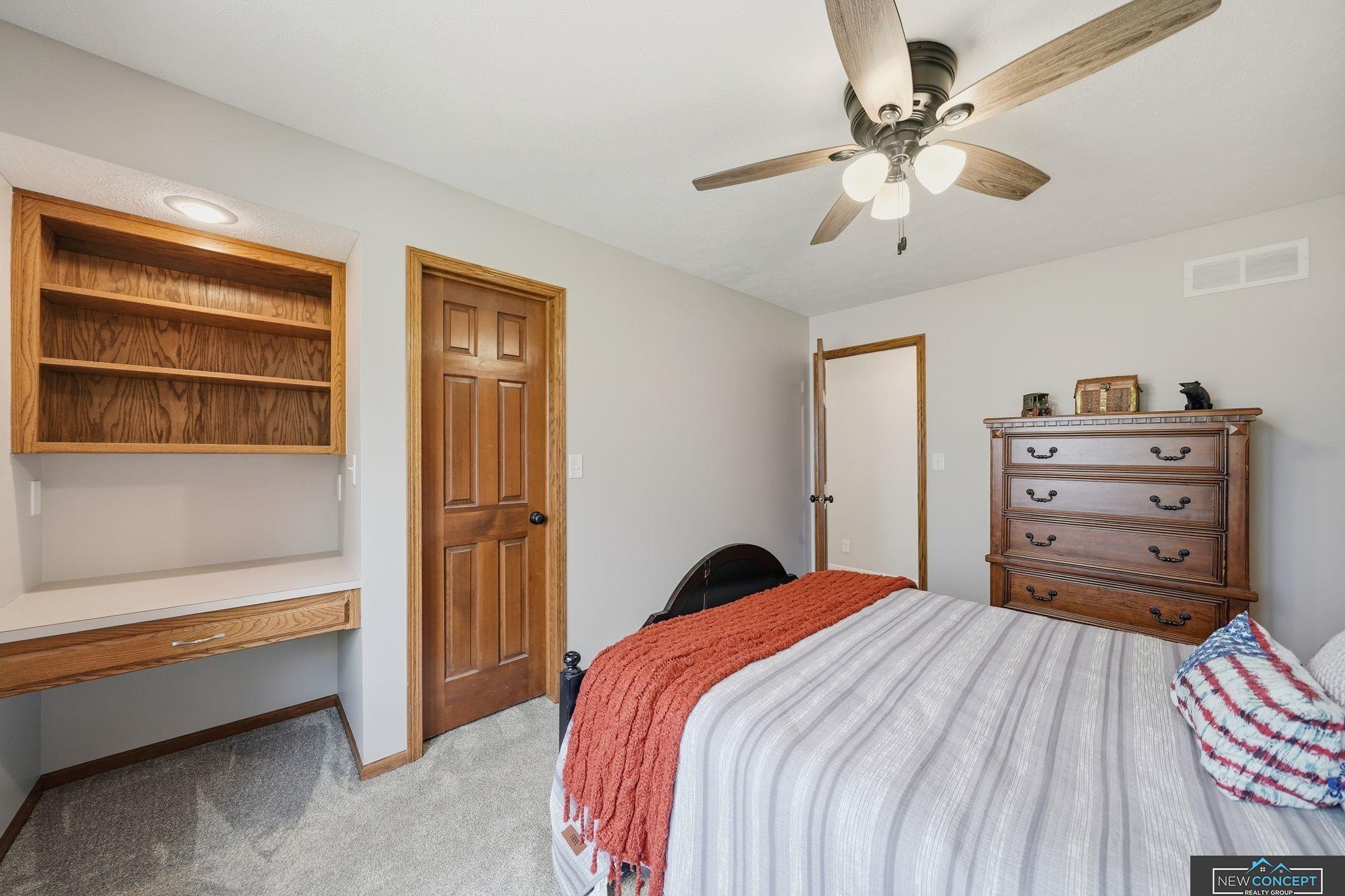 6600 Crooked Creek Drive, Lincoln, NE, 68516