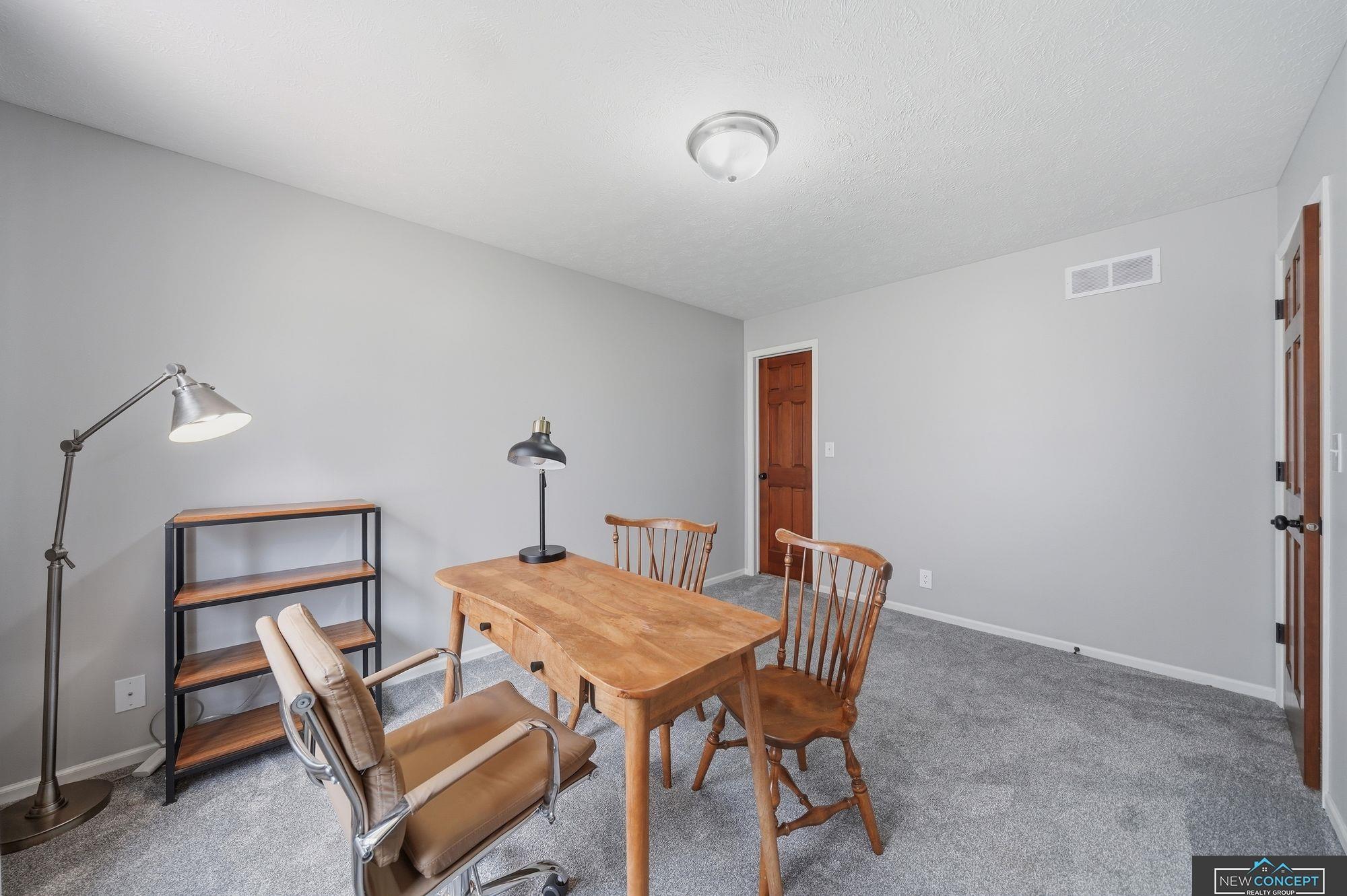 6600 Crooked Creek Drive, Lincoln, NE, 68516