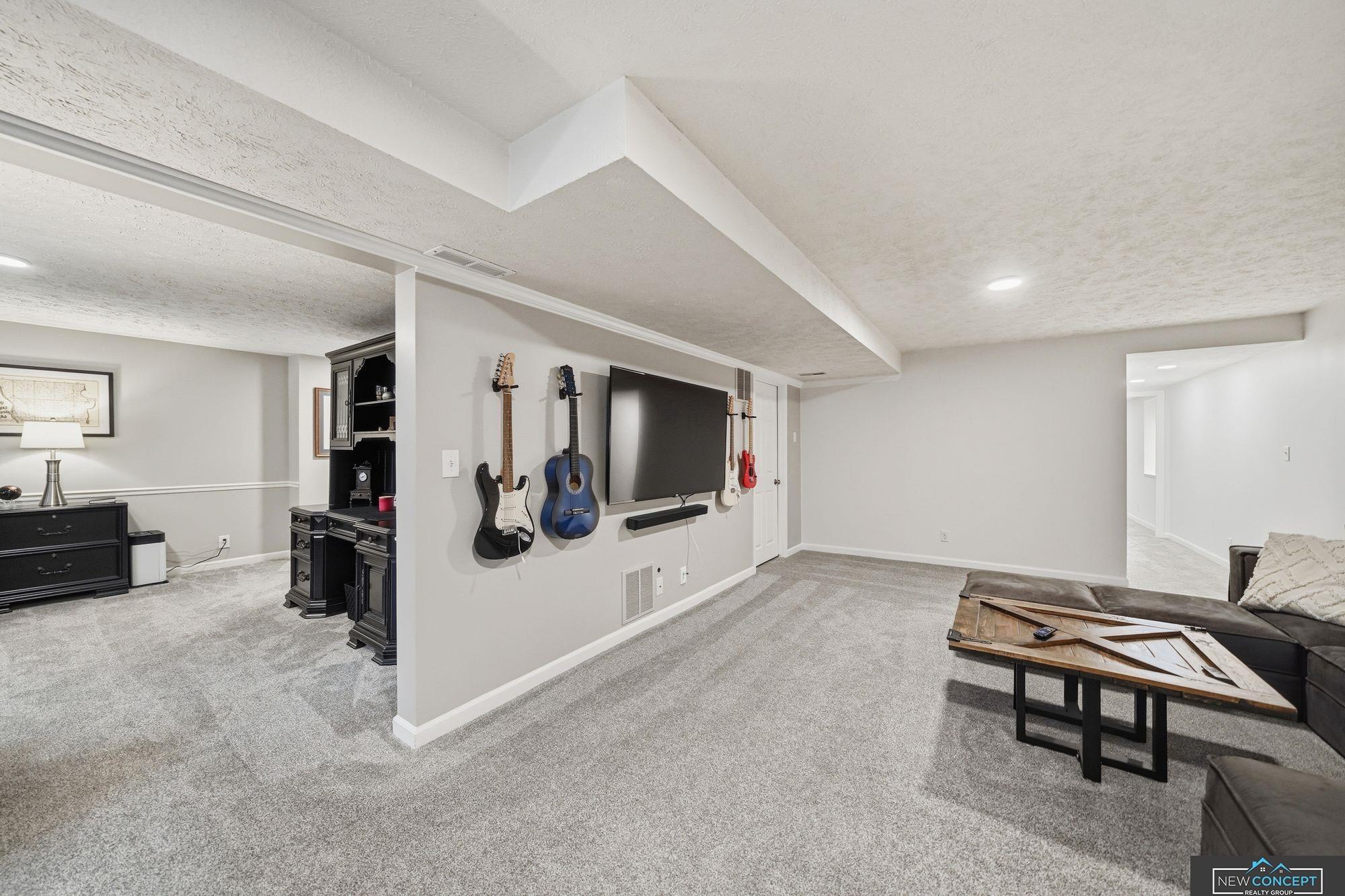 6600 Crooked Creek Drive, Lincoln, NE, 68516