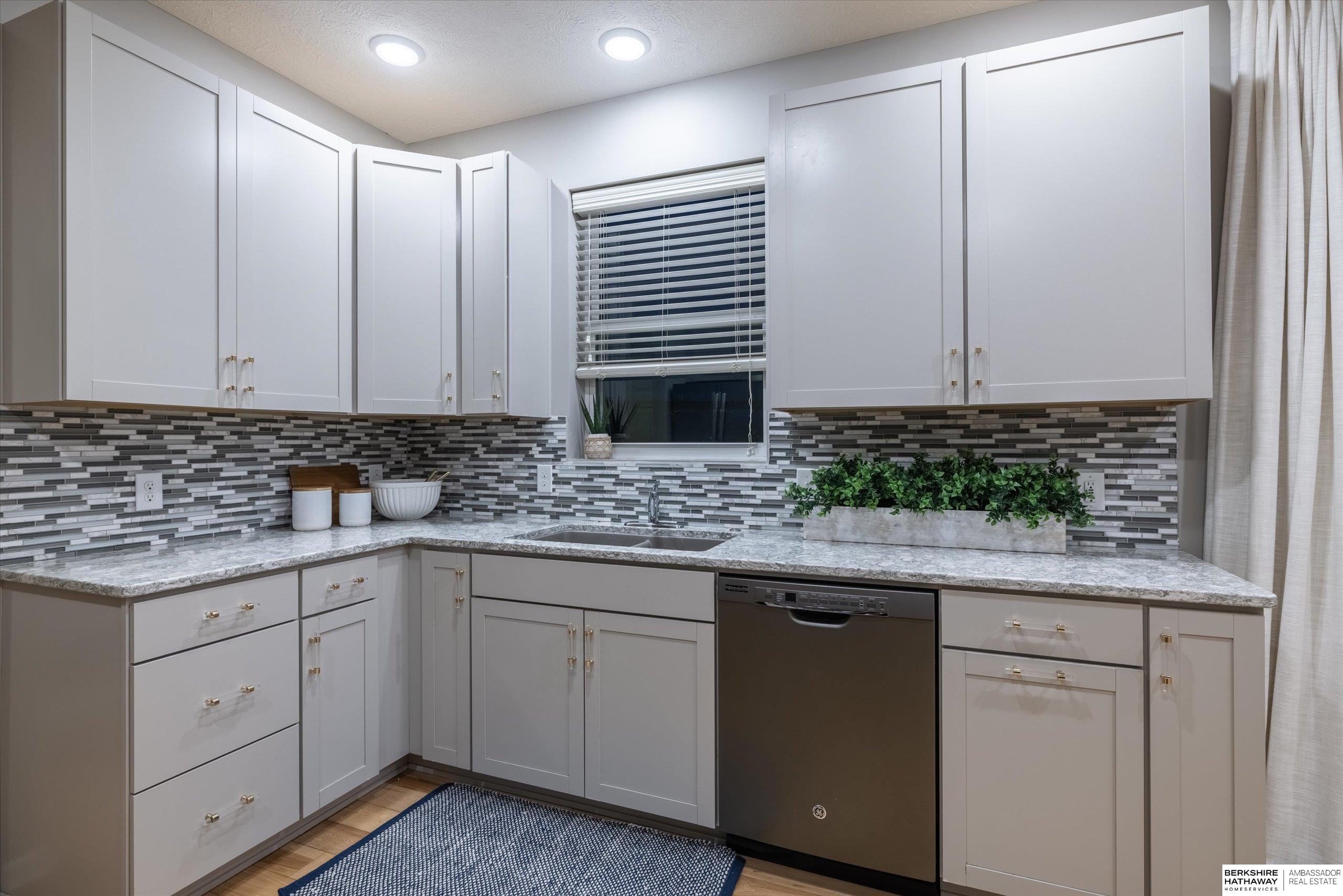 20459 E Street, Omaha, NE, 68022