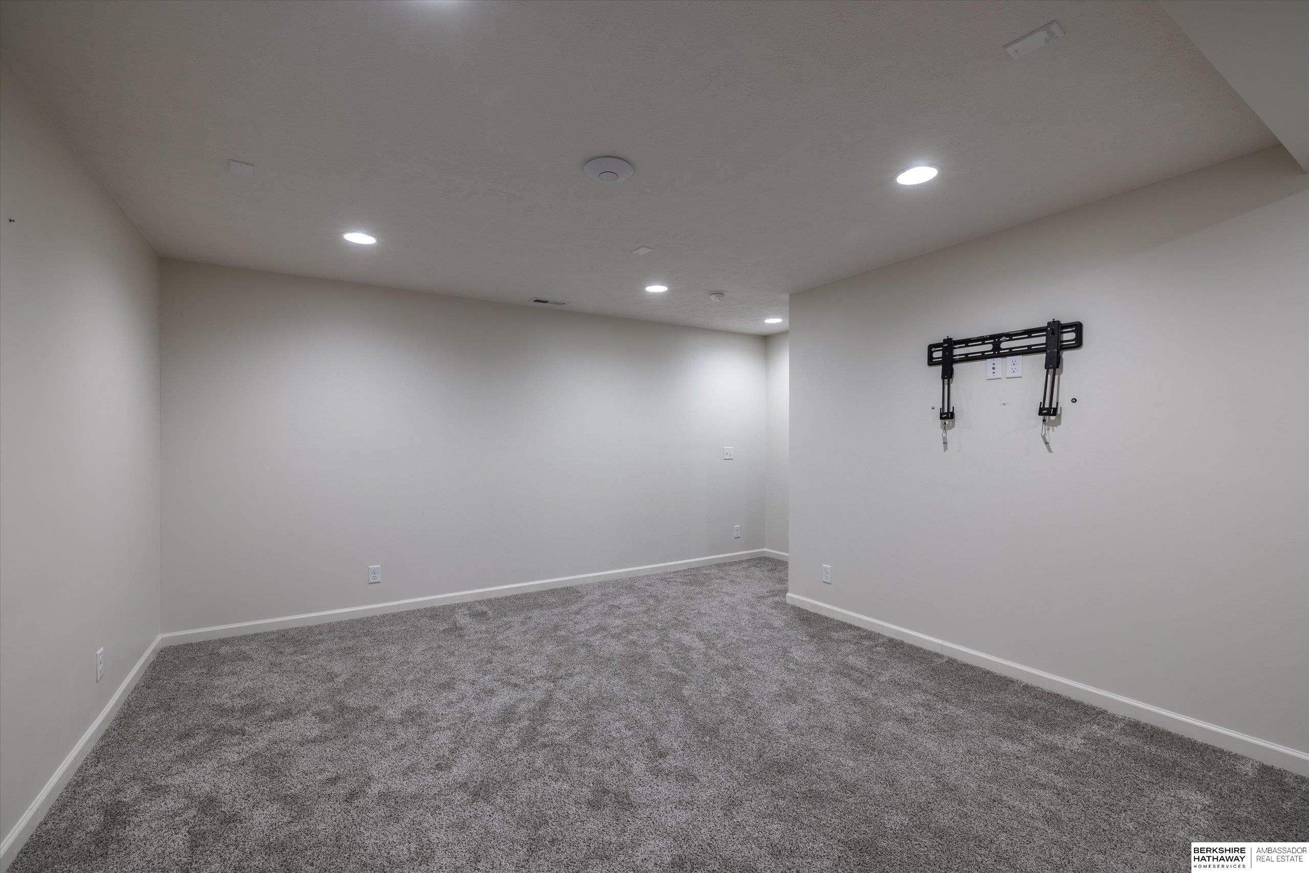 20459 E Street, Omaha, NE, 68022
