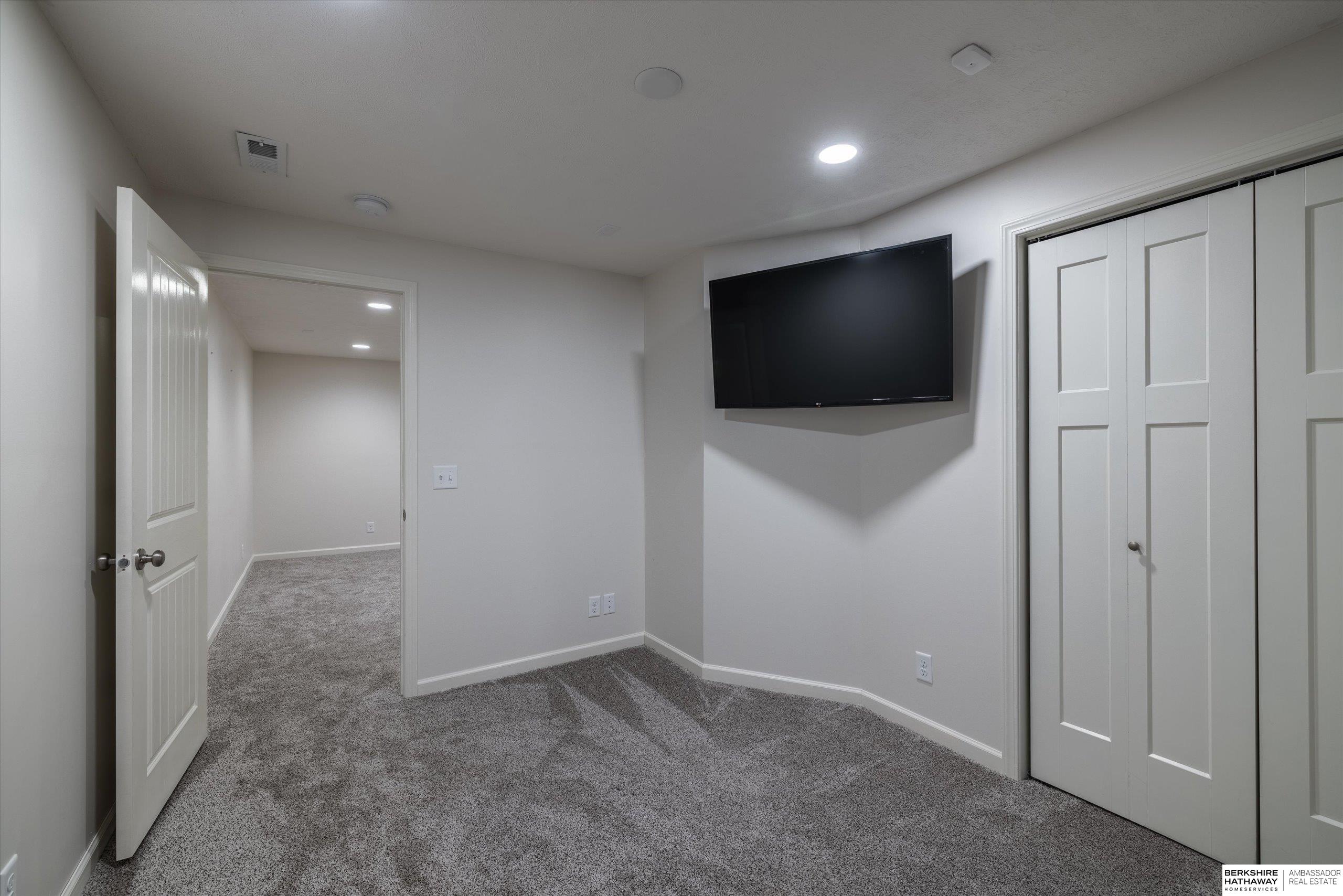 20459 E Street, Omaha, NE, 68022
