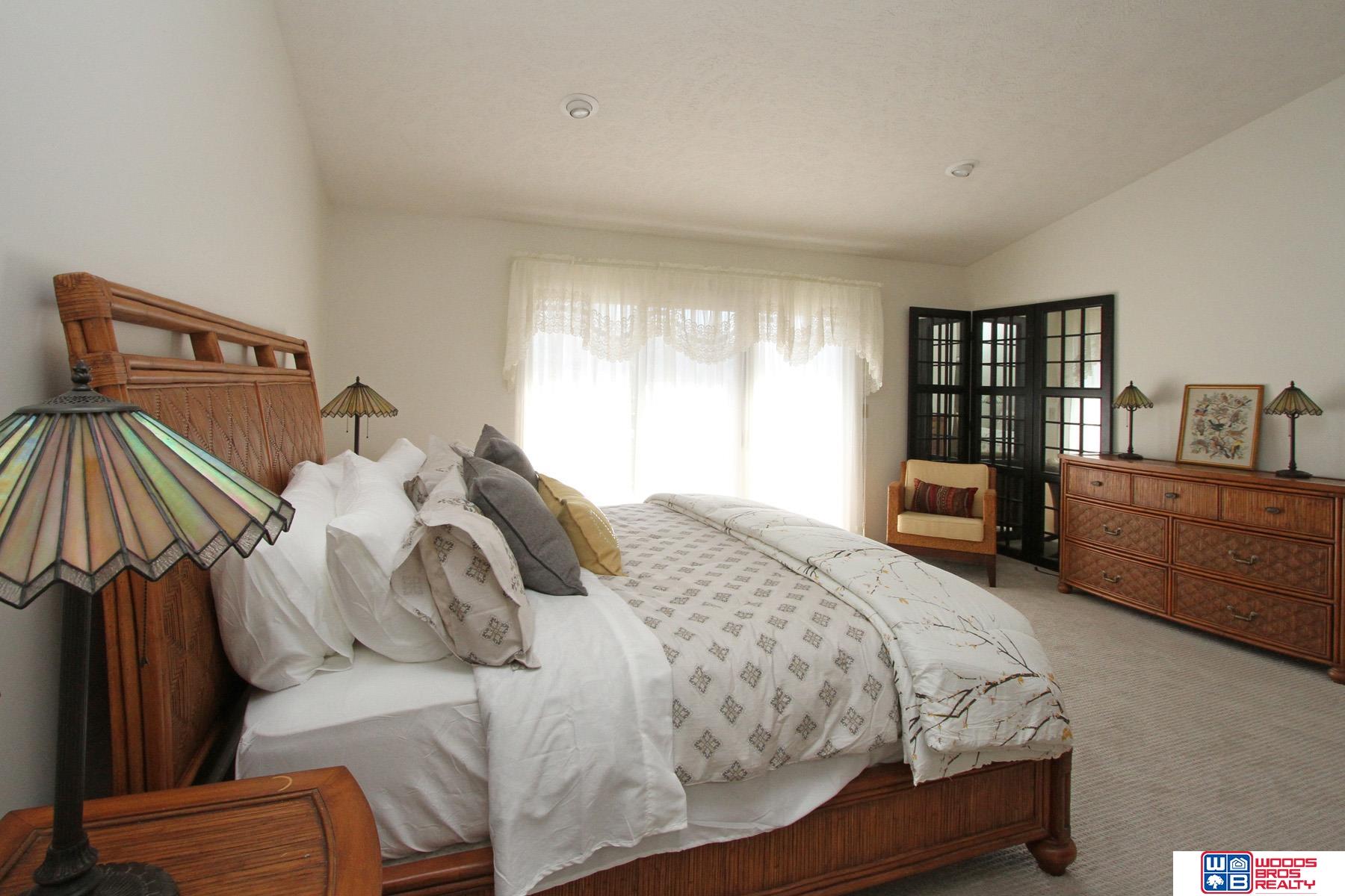 740 Lancashire Court, Lincoln, NE, 68510