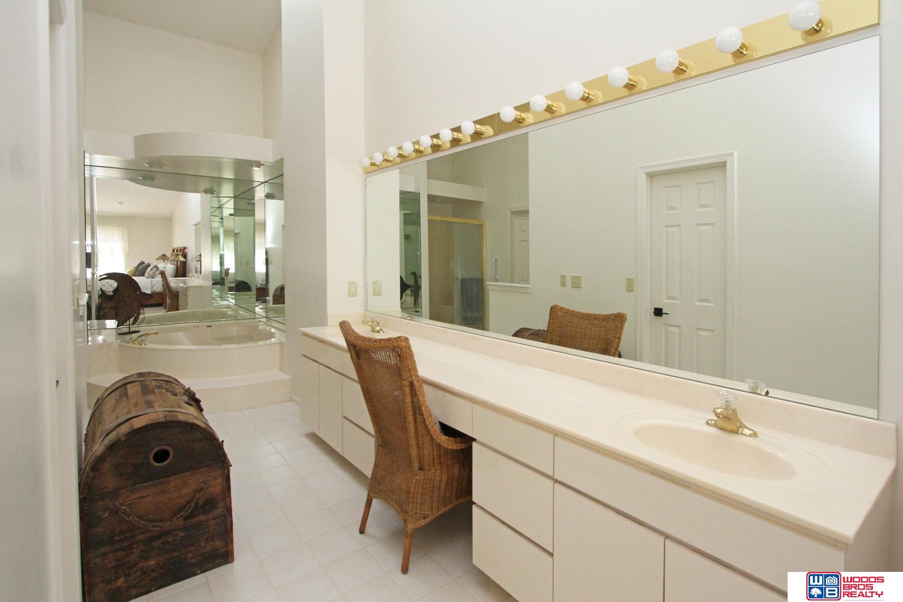 740 Lancashire Court, Lincoln, NE, 68510