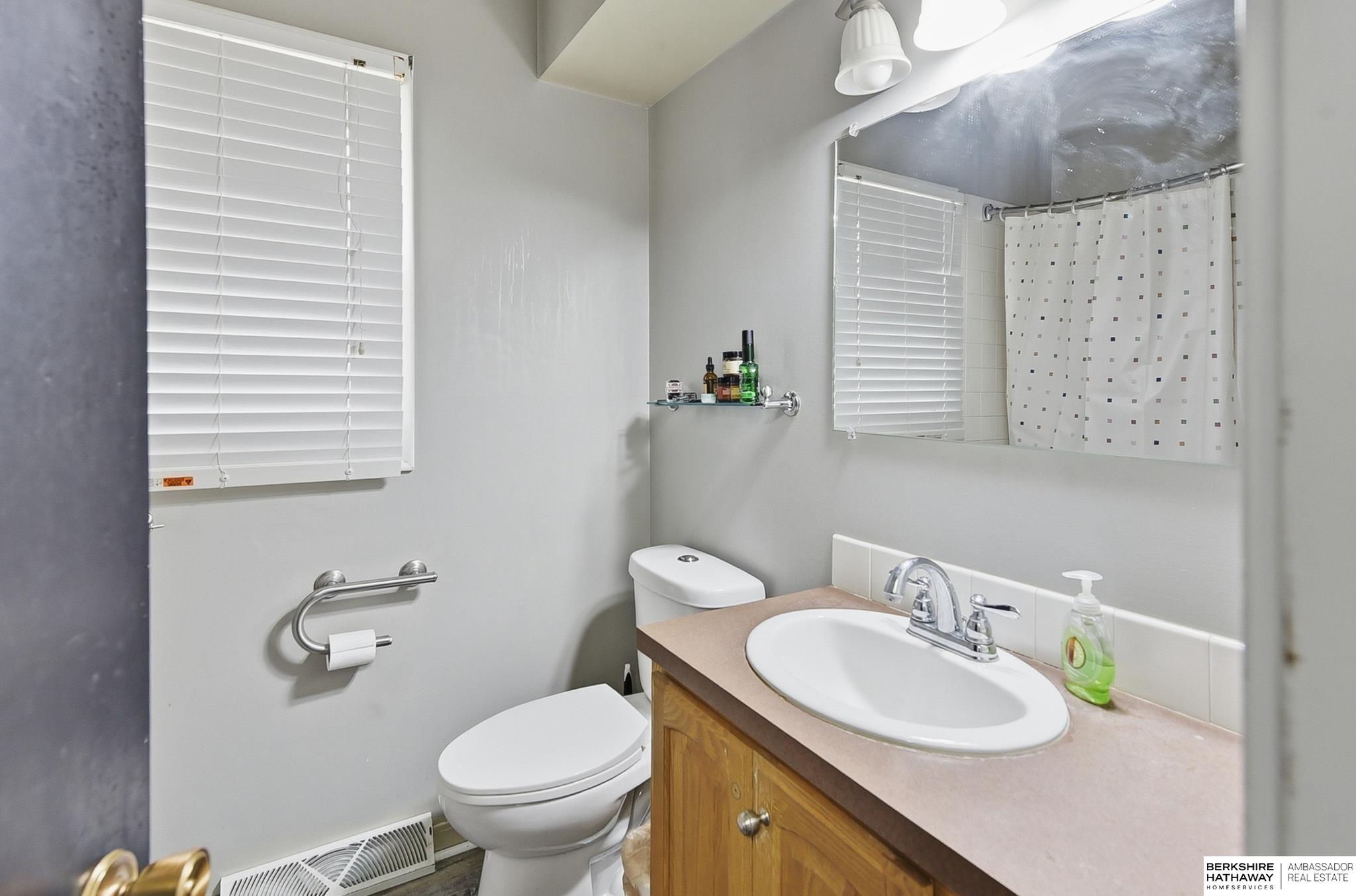 406 Robinson Avenue, Bellevue, NE, 68005