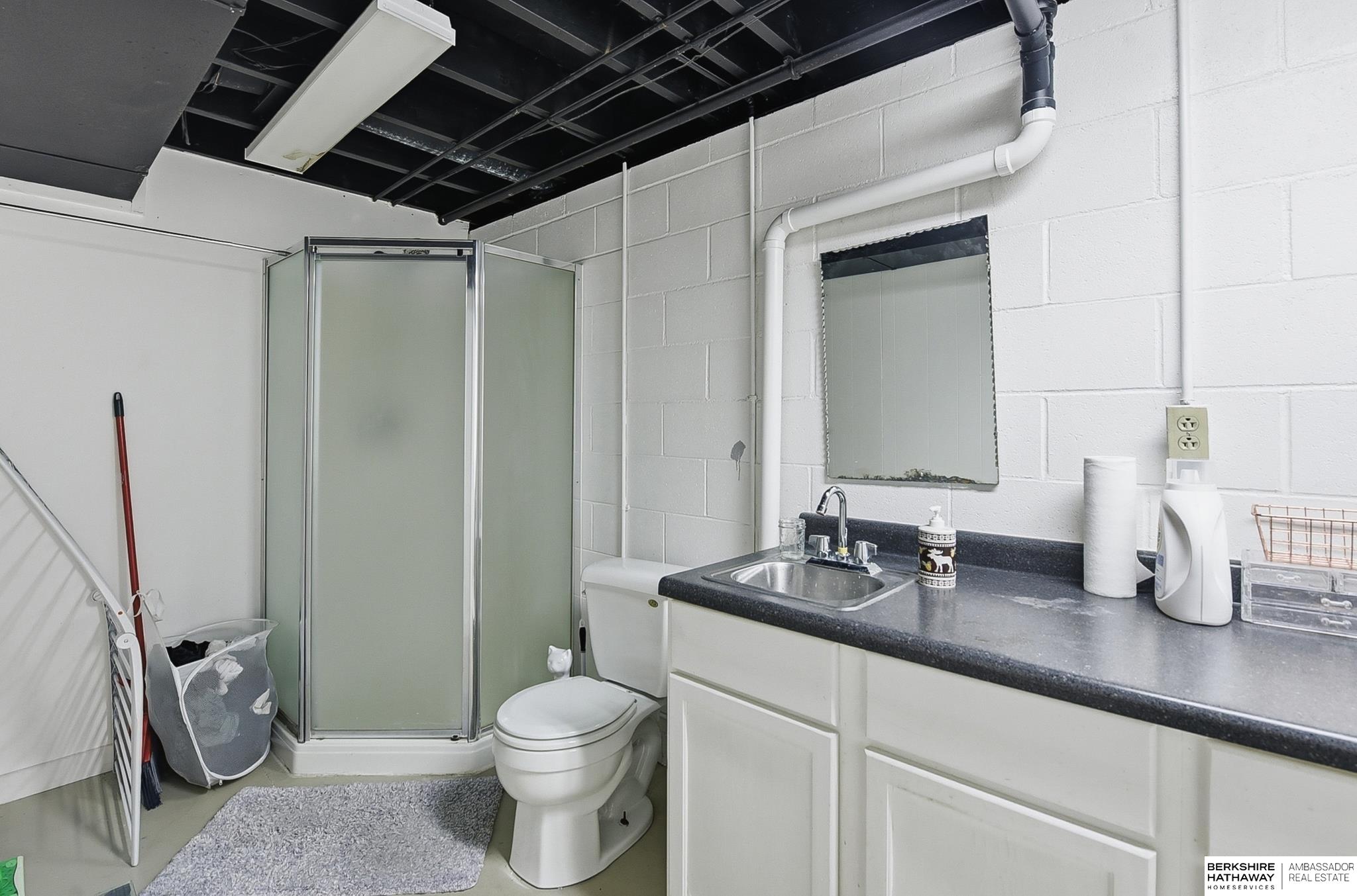 406 Robinson Avenue, Bellevue, NE, 68005