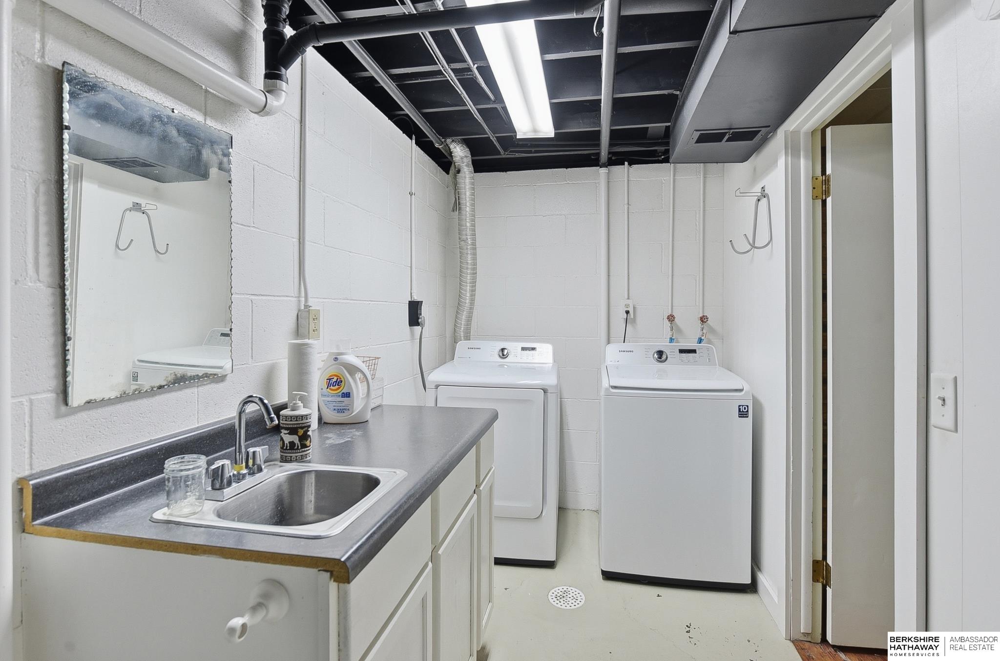 406 Robinson Avenue, Bellevue, NE, 68005