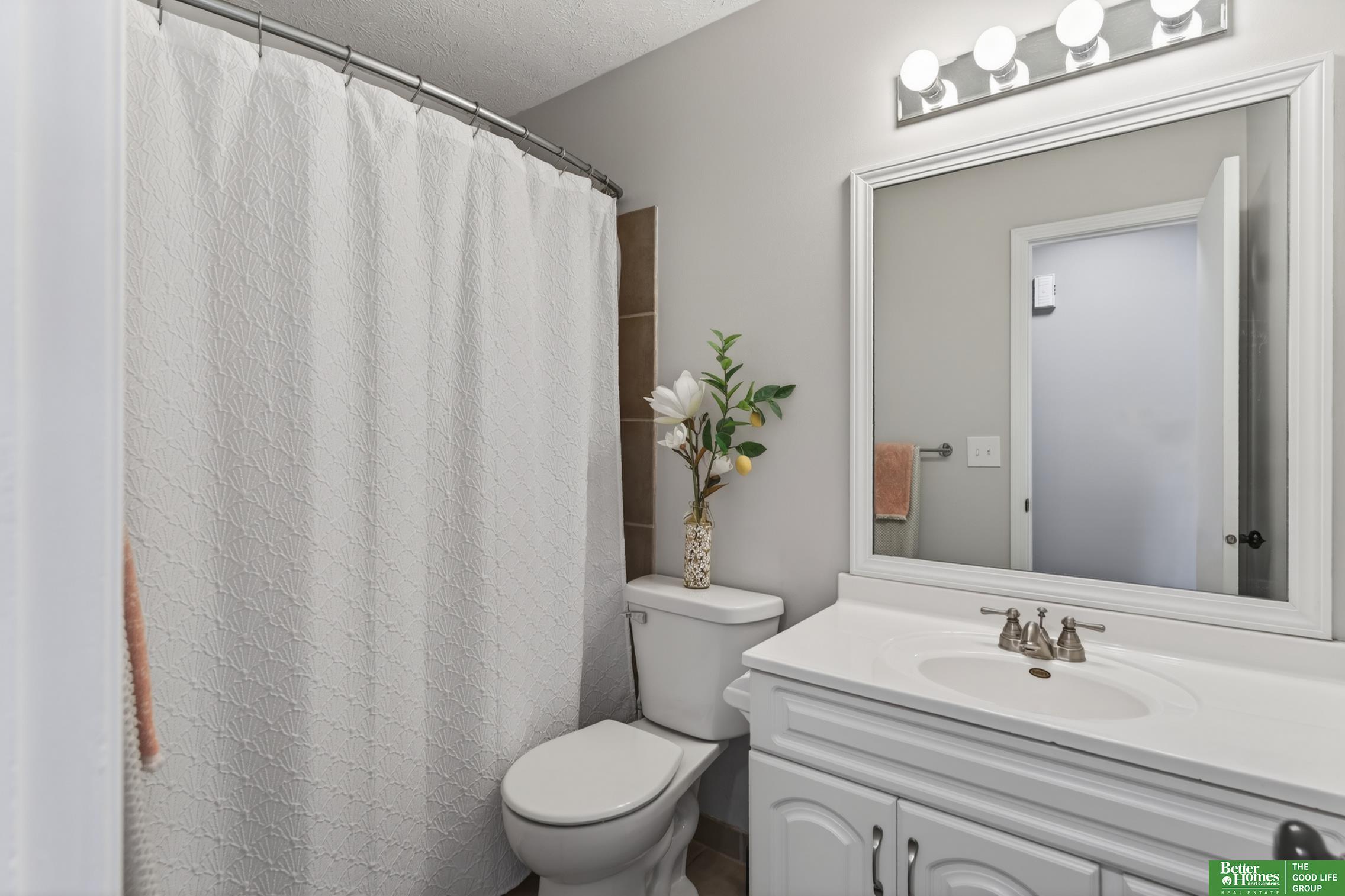 5940 137th Circle, Omaha, NE, 68137