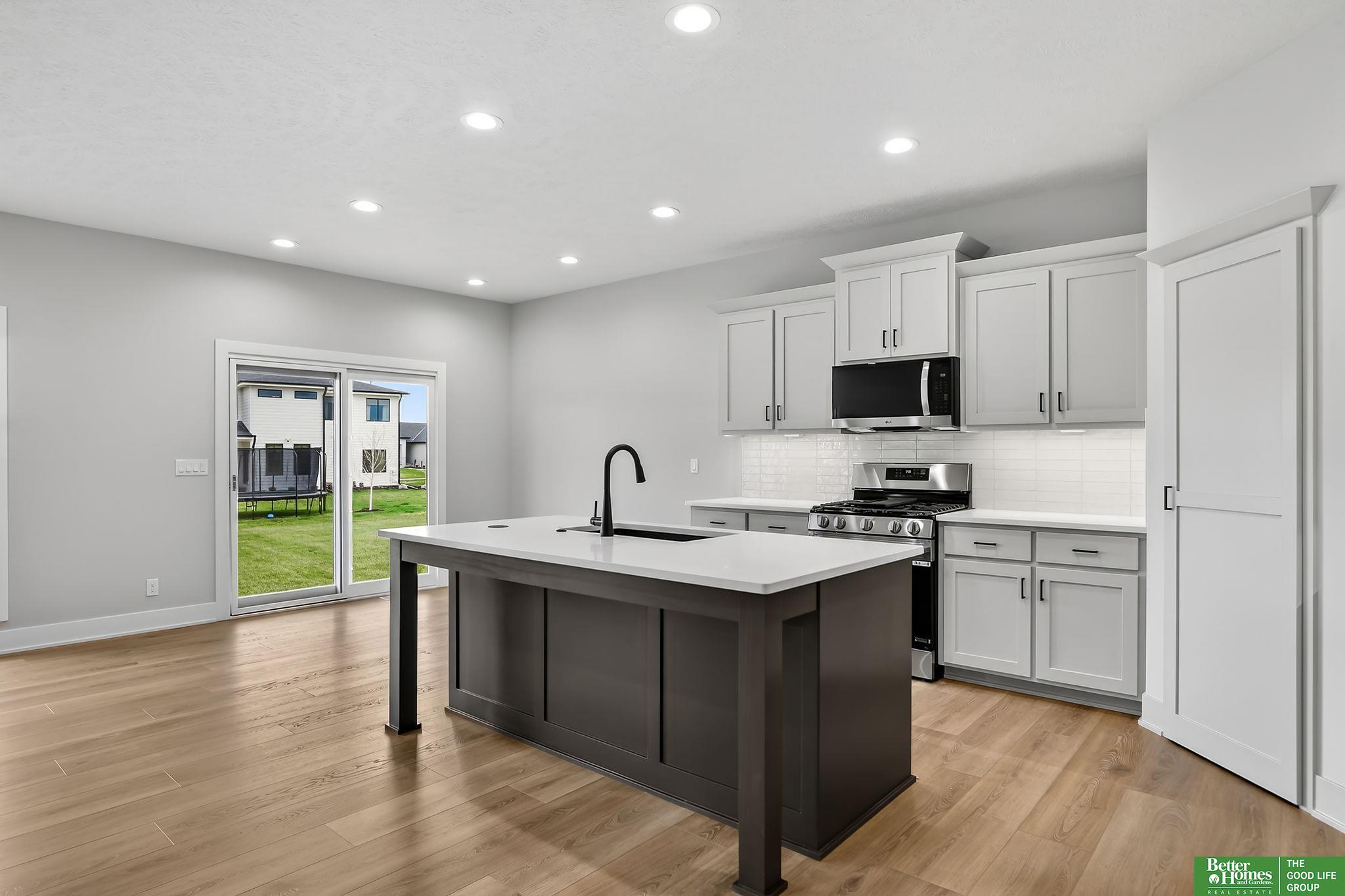 20944 Ellison Avenue, Elkhorn, NE, 68022