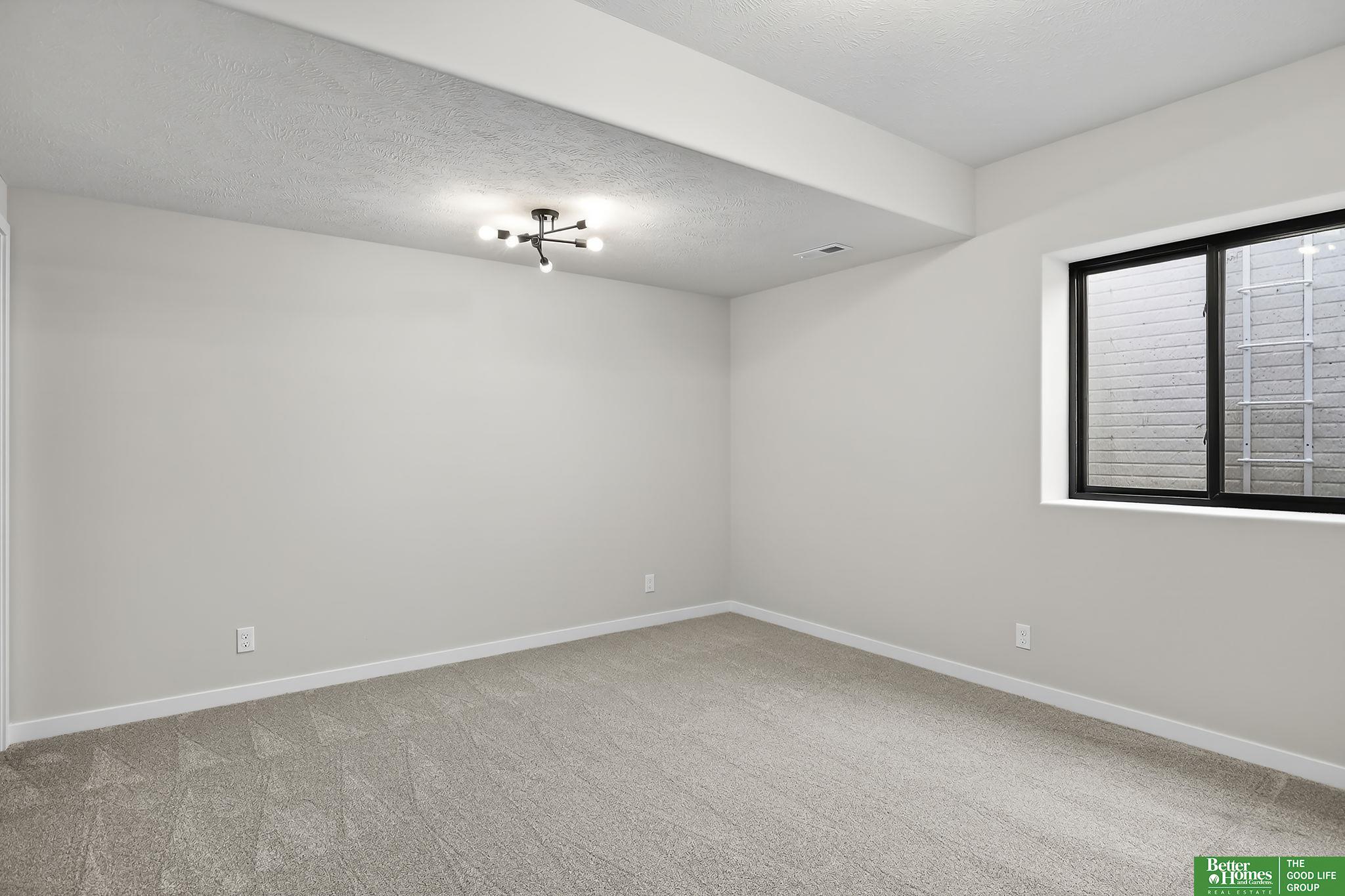 20944 Ellison Avenue, Elkhorn, NE, 68022