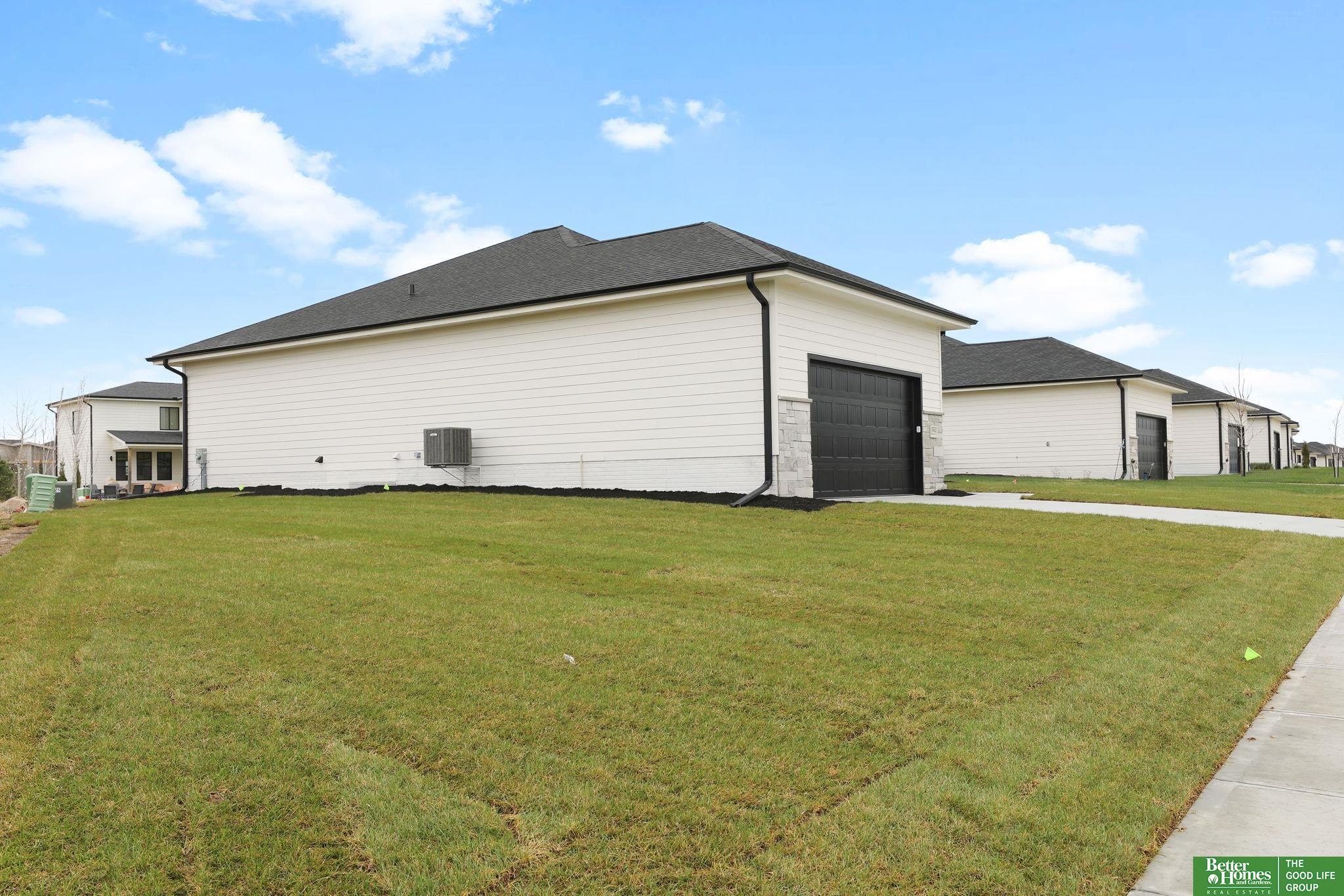 20944 Ellison Avenue, Elkhorn, NE, 68022