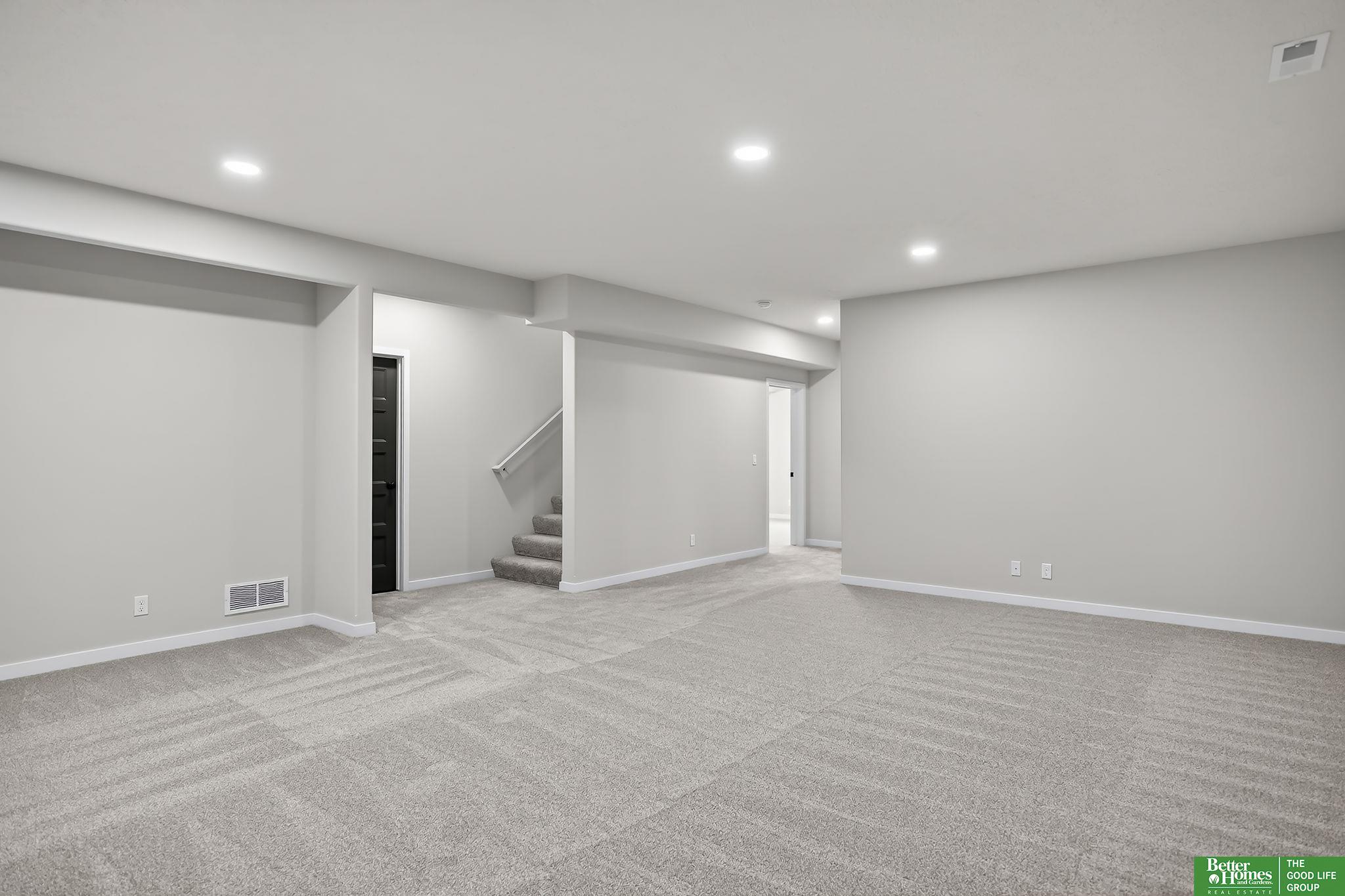 20944 Ellison Avenue, Elkhorn, NE, 68022