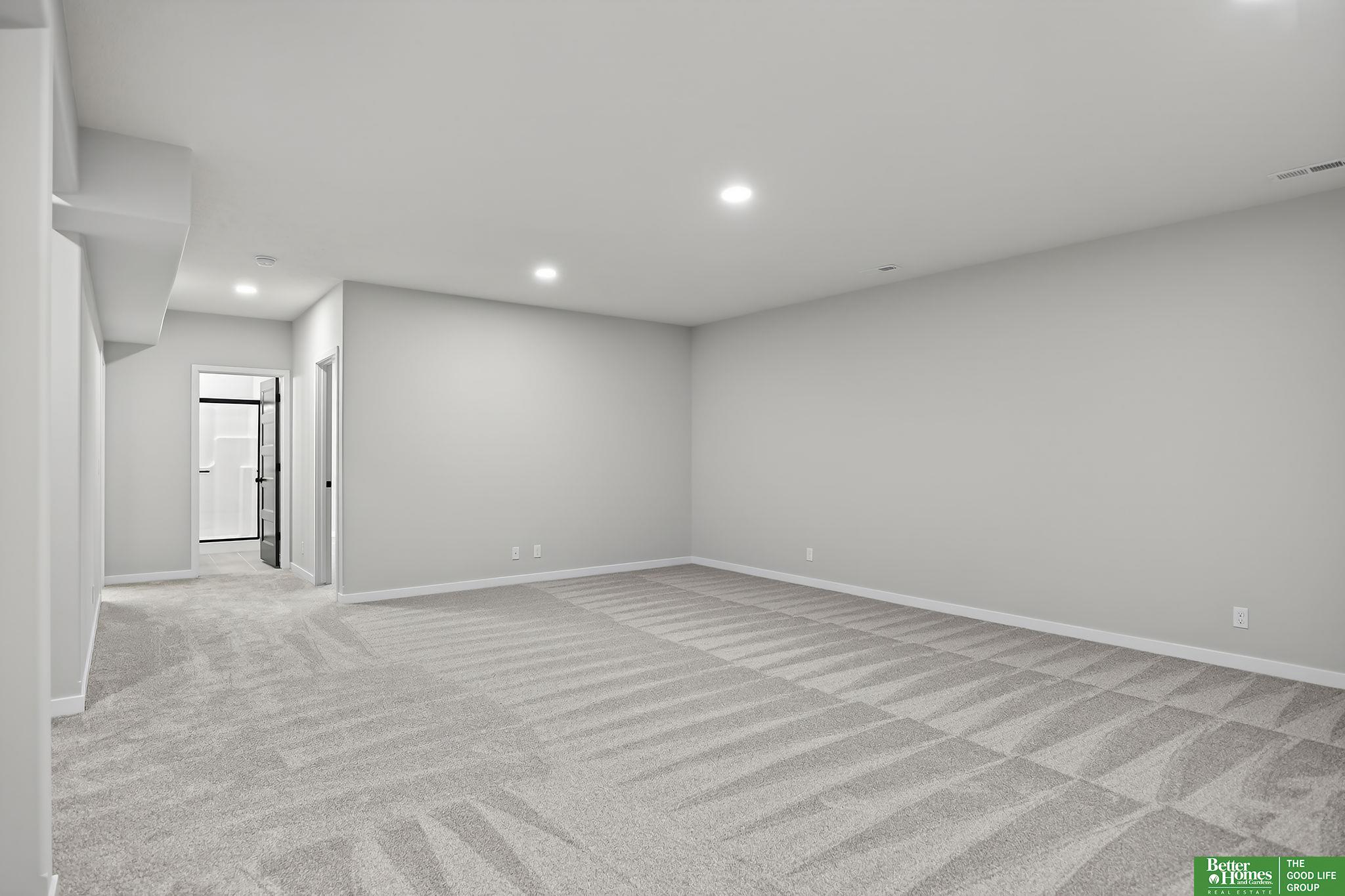 20944 Ellison Avenue, Elkhorn, NE, 68022