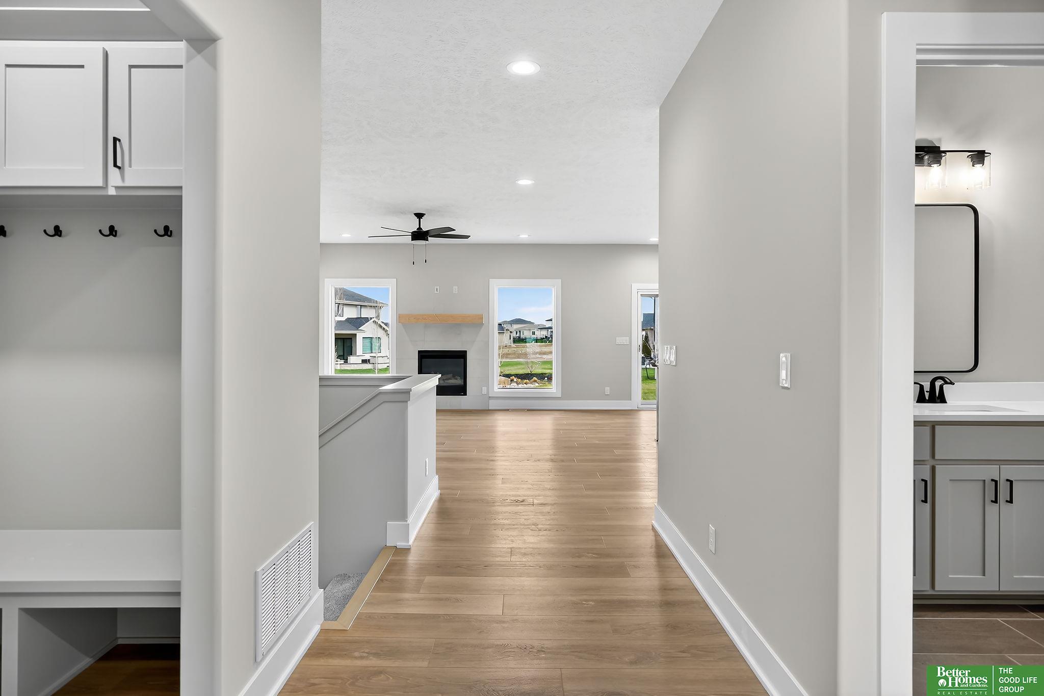 20944 Ellison Avenue, Elkhorn, NE, 68022