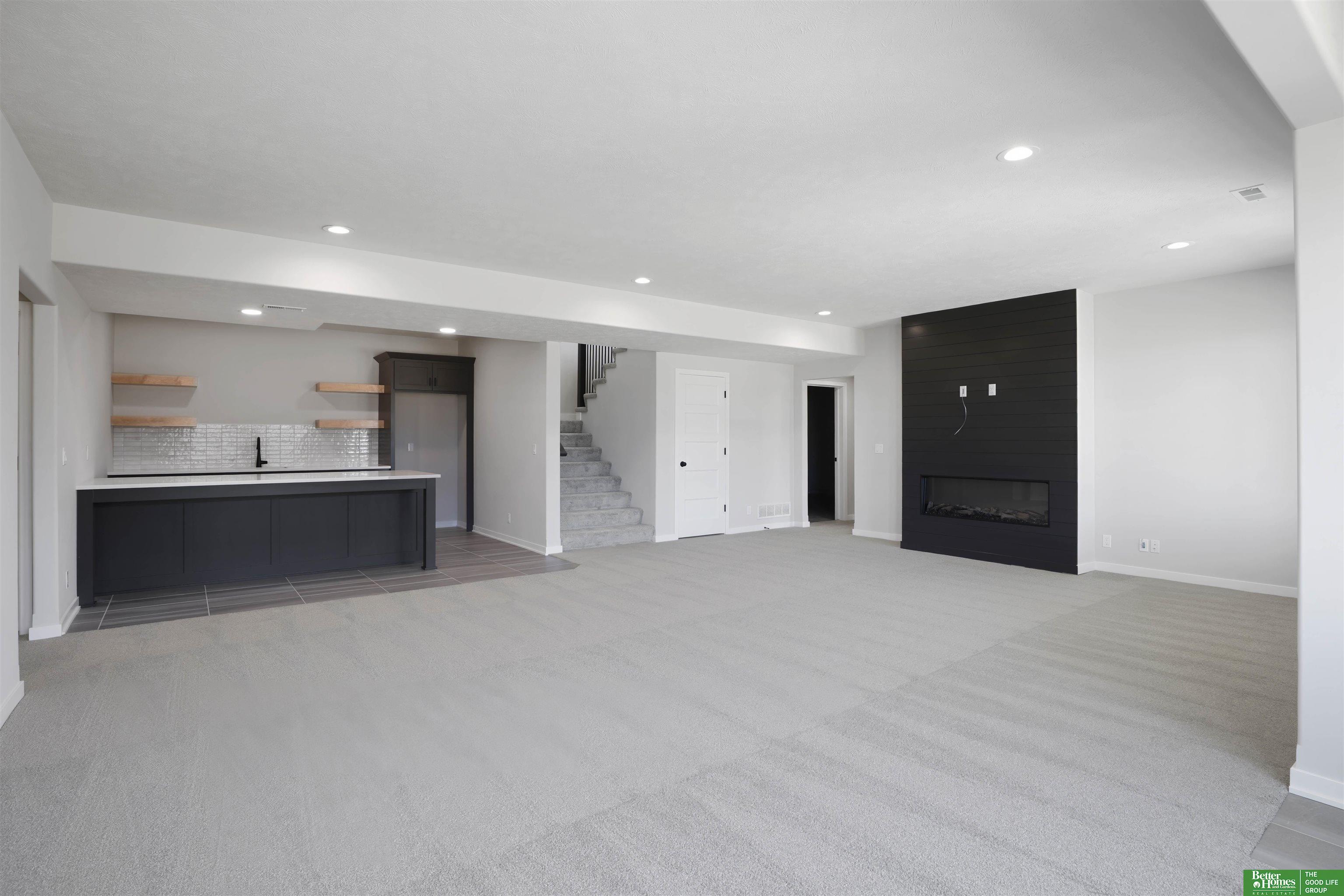 5608 213th Street, Elkhorn, NE, 68022