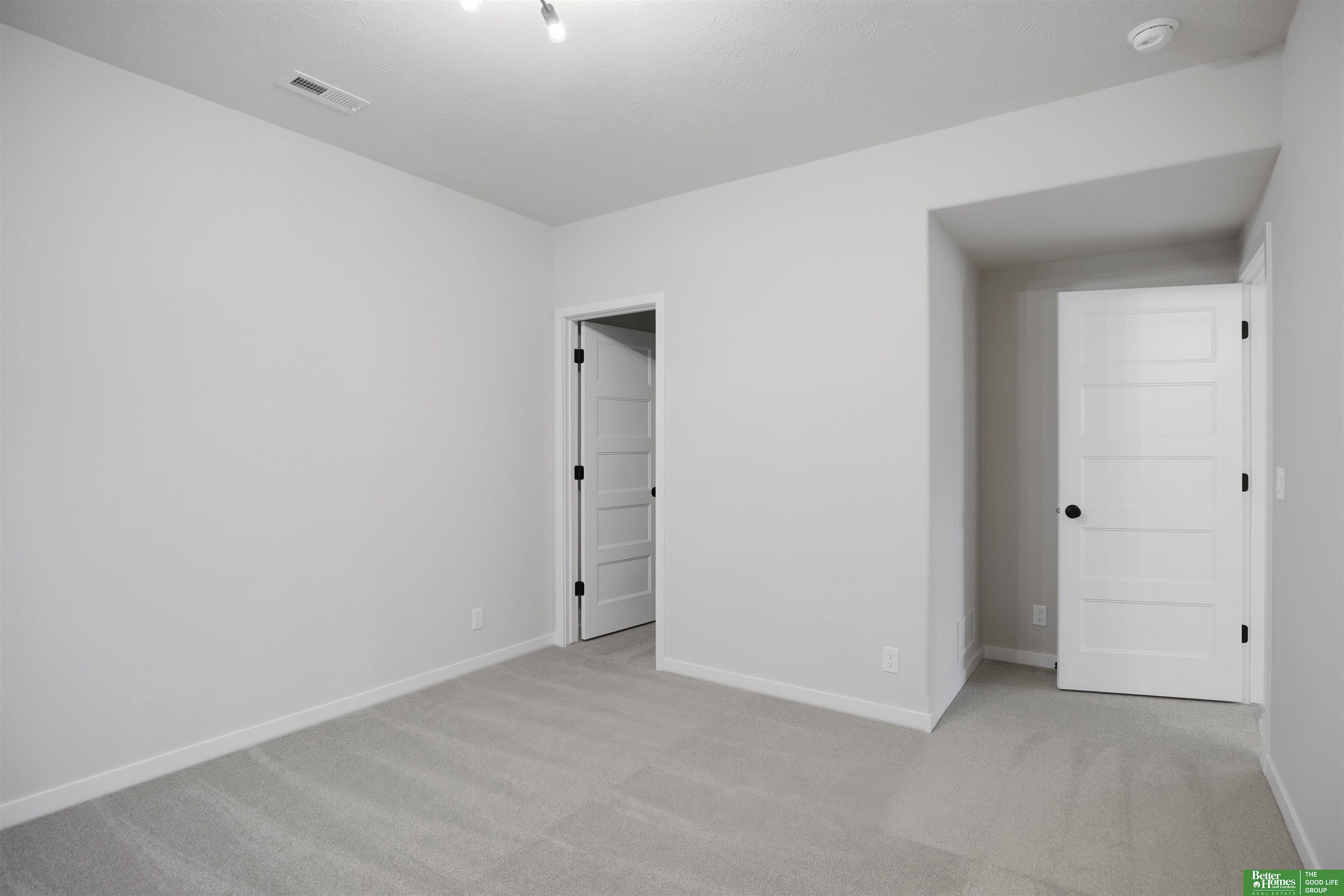 5608 213th Street, Elkhorn, NE, 68022