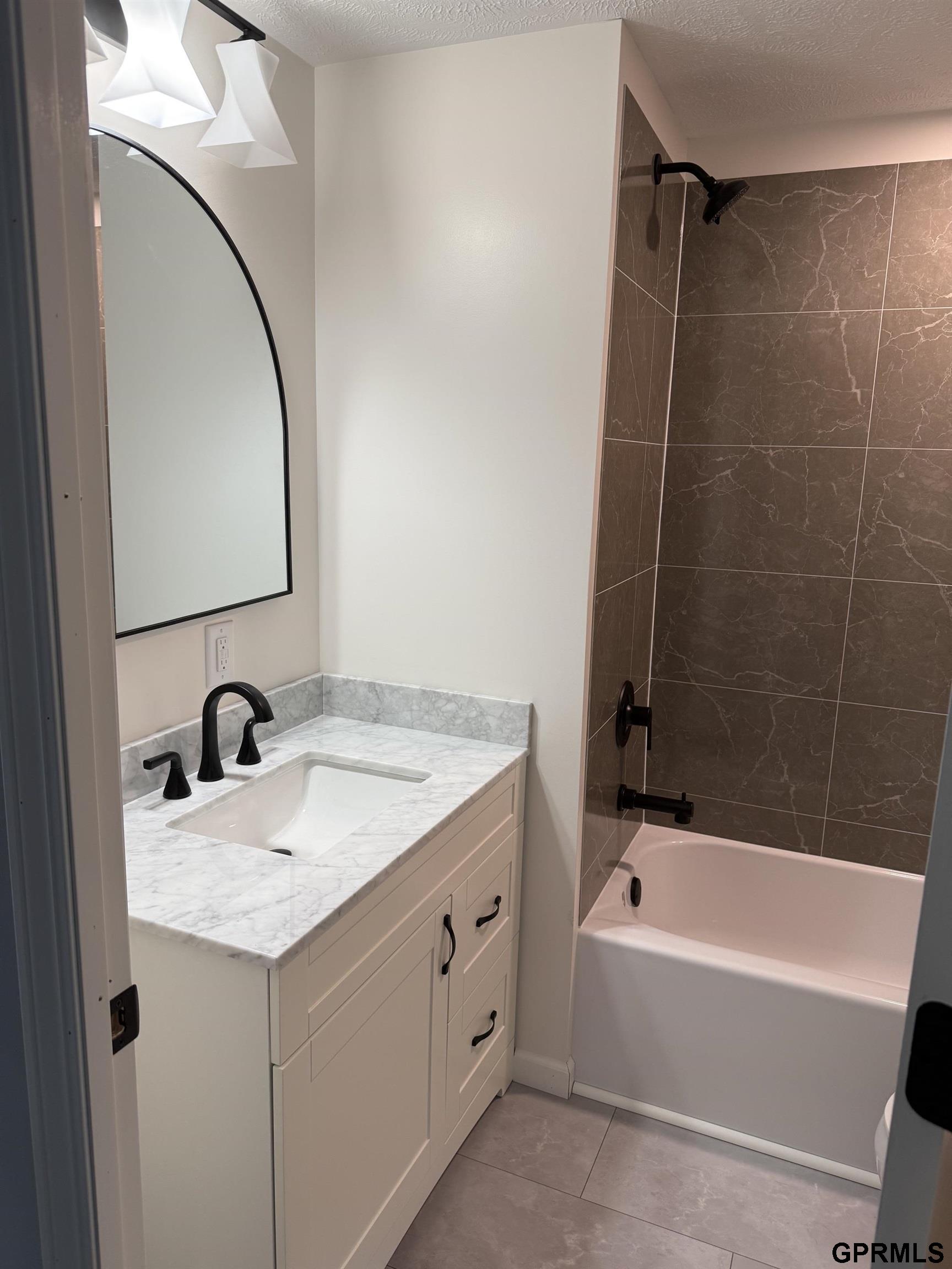 210 E 24th Street, Crete, NE, 68333