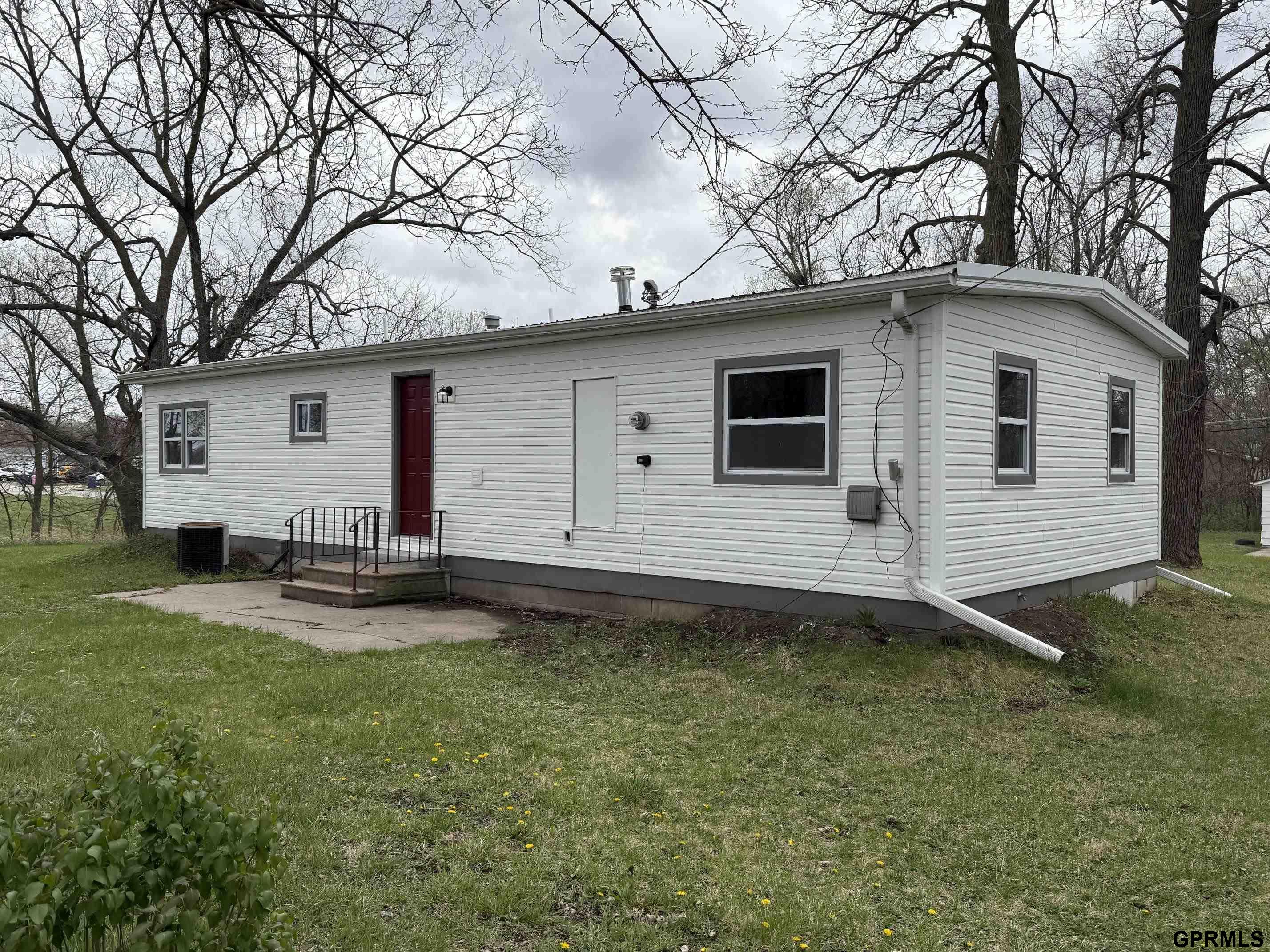 210 E 24th Street, Crete, NE, 68333