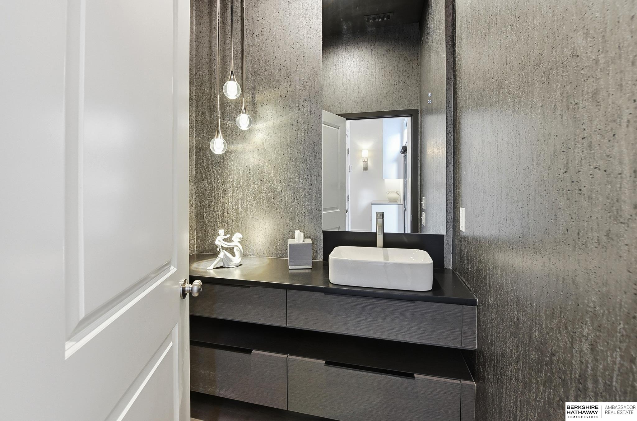 2208 64th Avenue, Omaha, NE, 68106